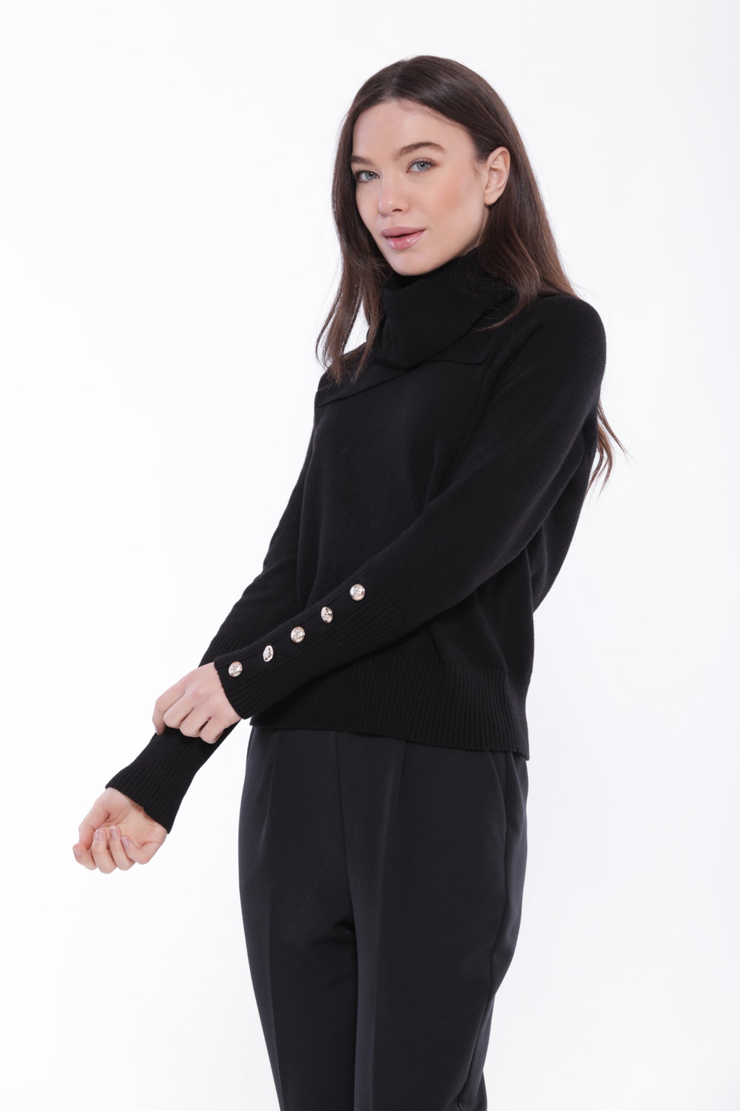 MAGLIA CON COLLO REMOVIBILE CON SPACCO E BOTTONI SU POLSI