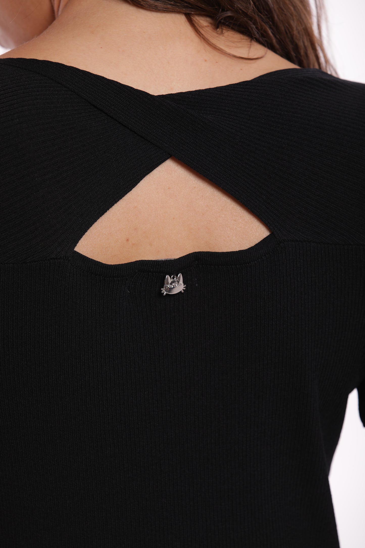 MAGLIA CON SCOLLO QUADRATO