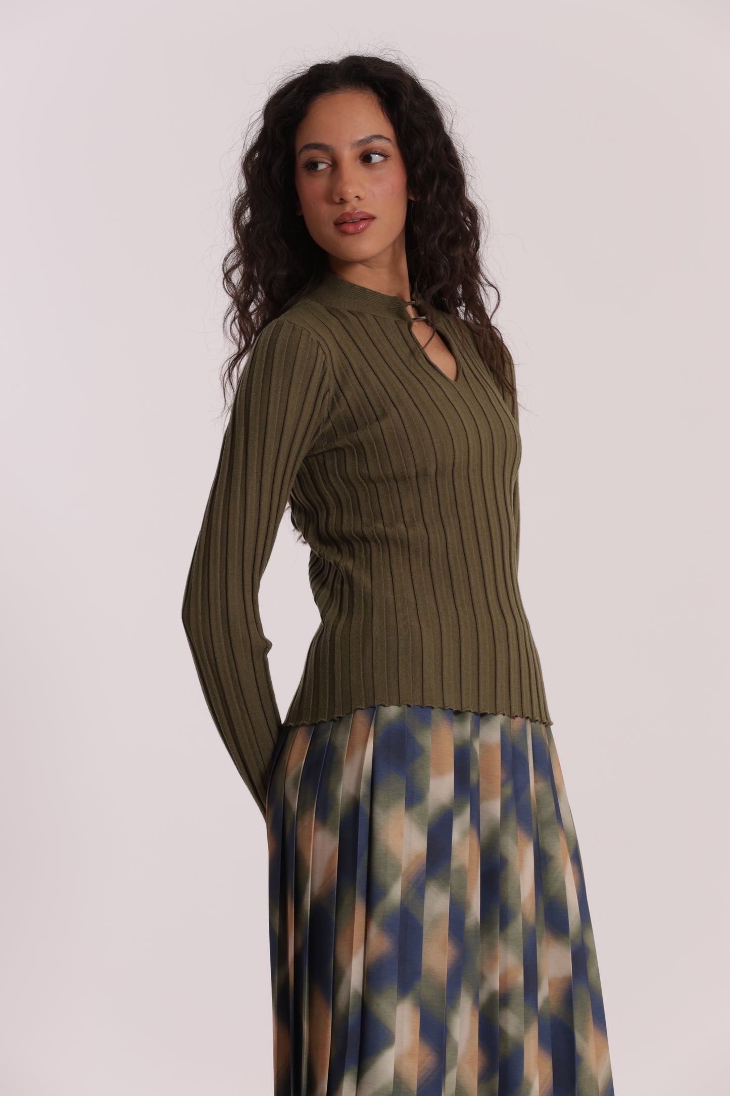 MAGLIA SCOLLO A GOCCIA CON ACCESSORIO METALLICO