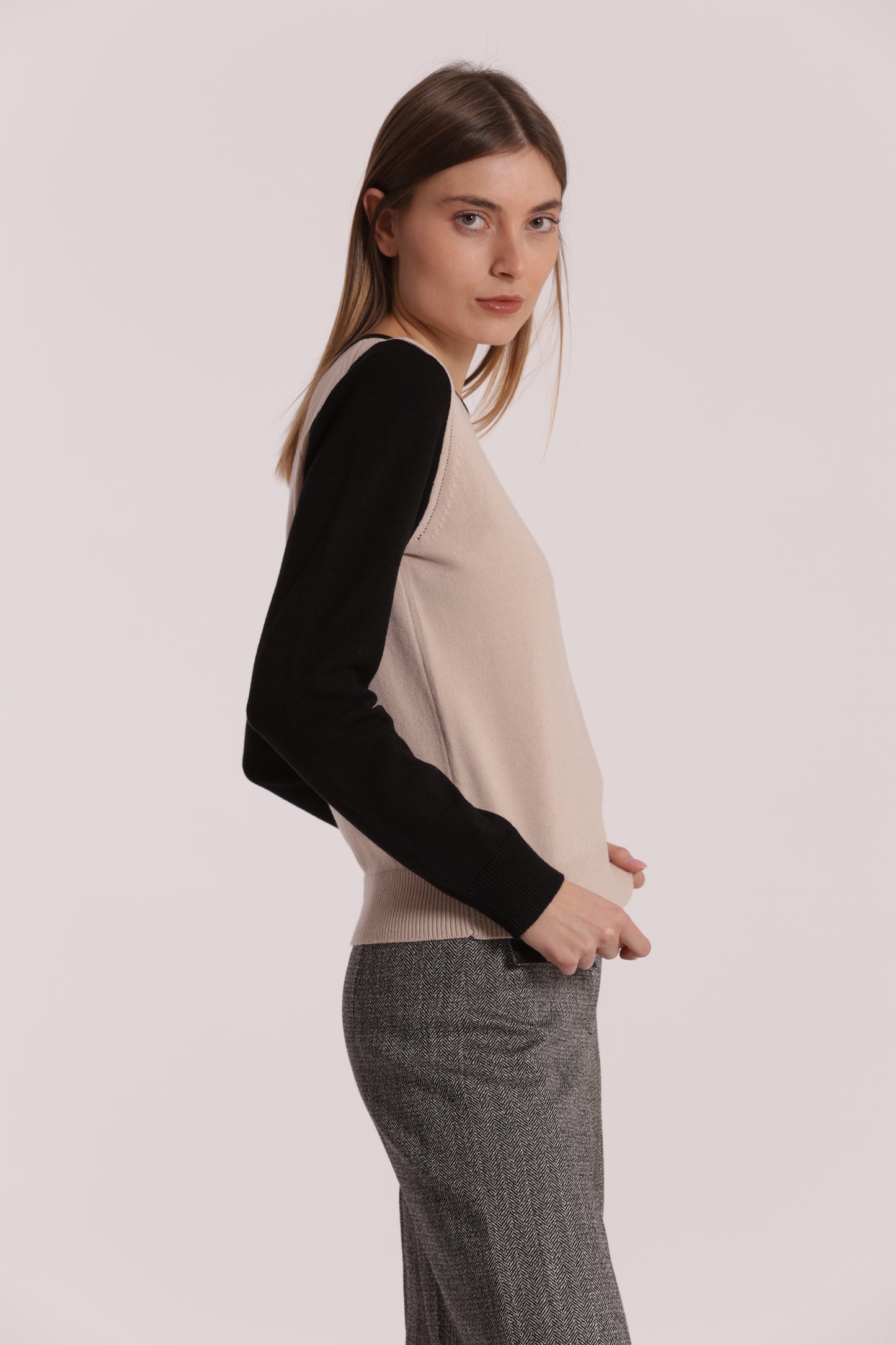 MAGLIA BICOLOR SCOLLO TONDO