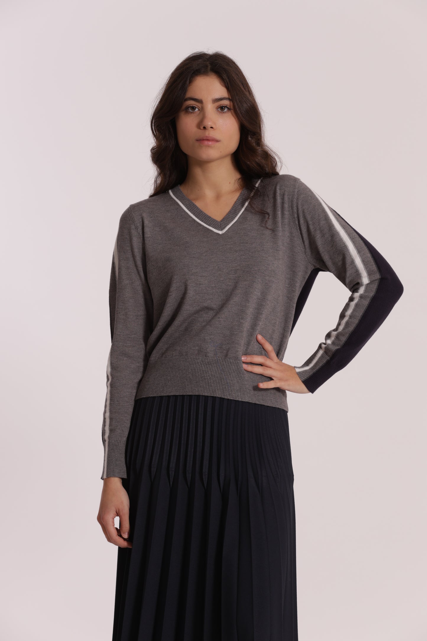 MAGLIA TRICOLOR SCOLLO A V
