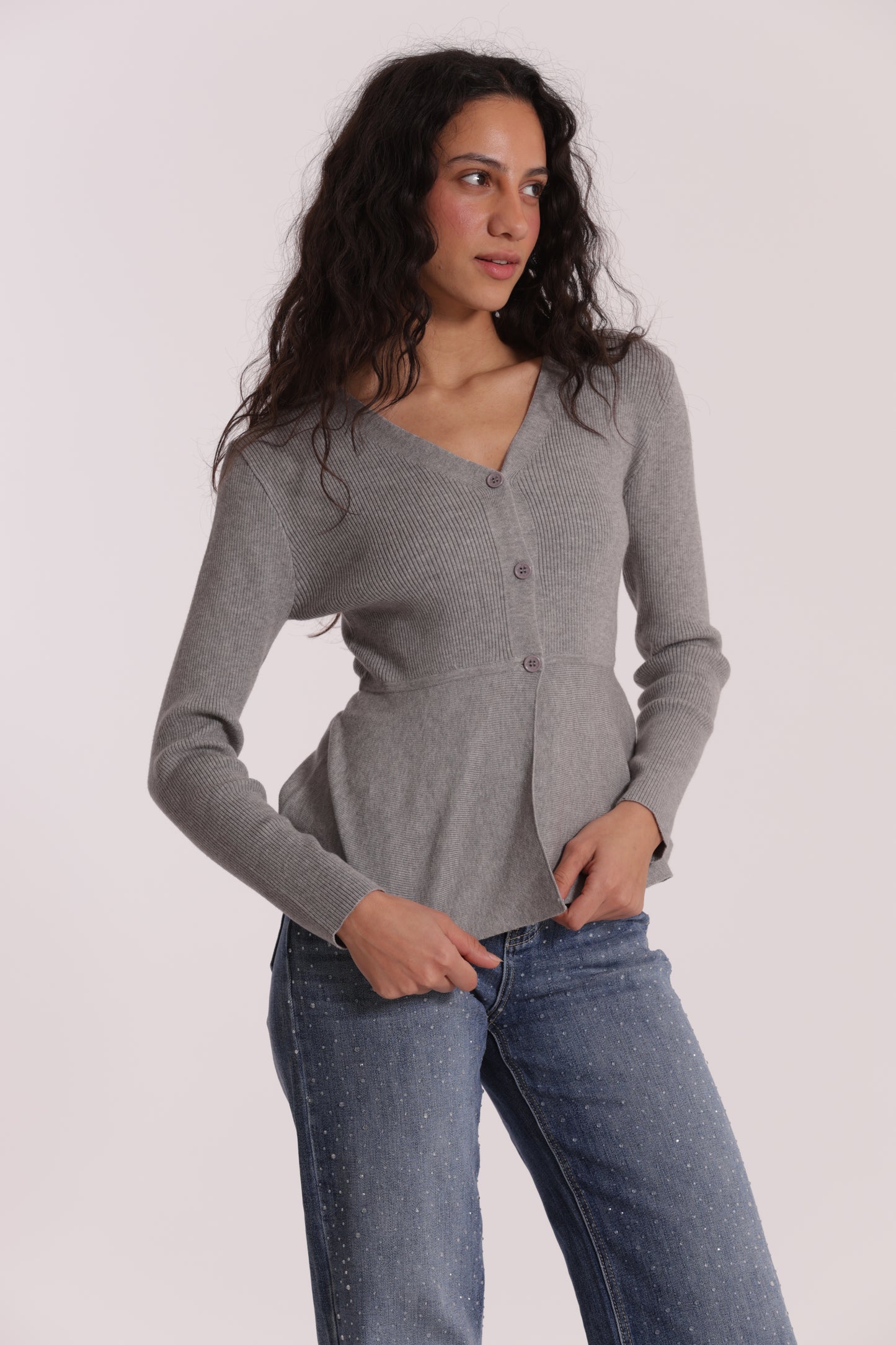 MAGLIA CARDIGAN SVASATO SUL FONDO CON BOTTONI