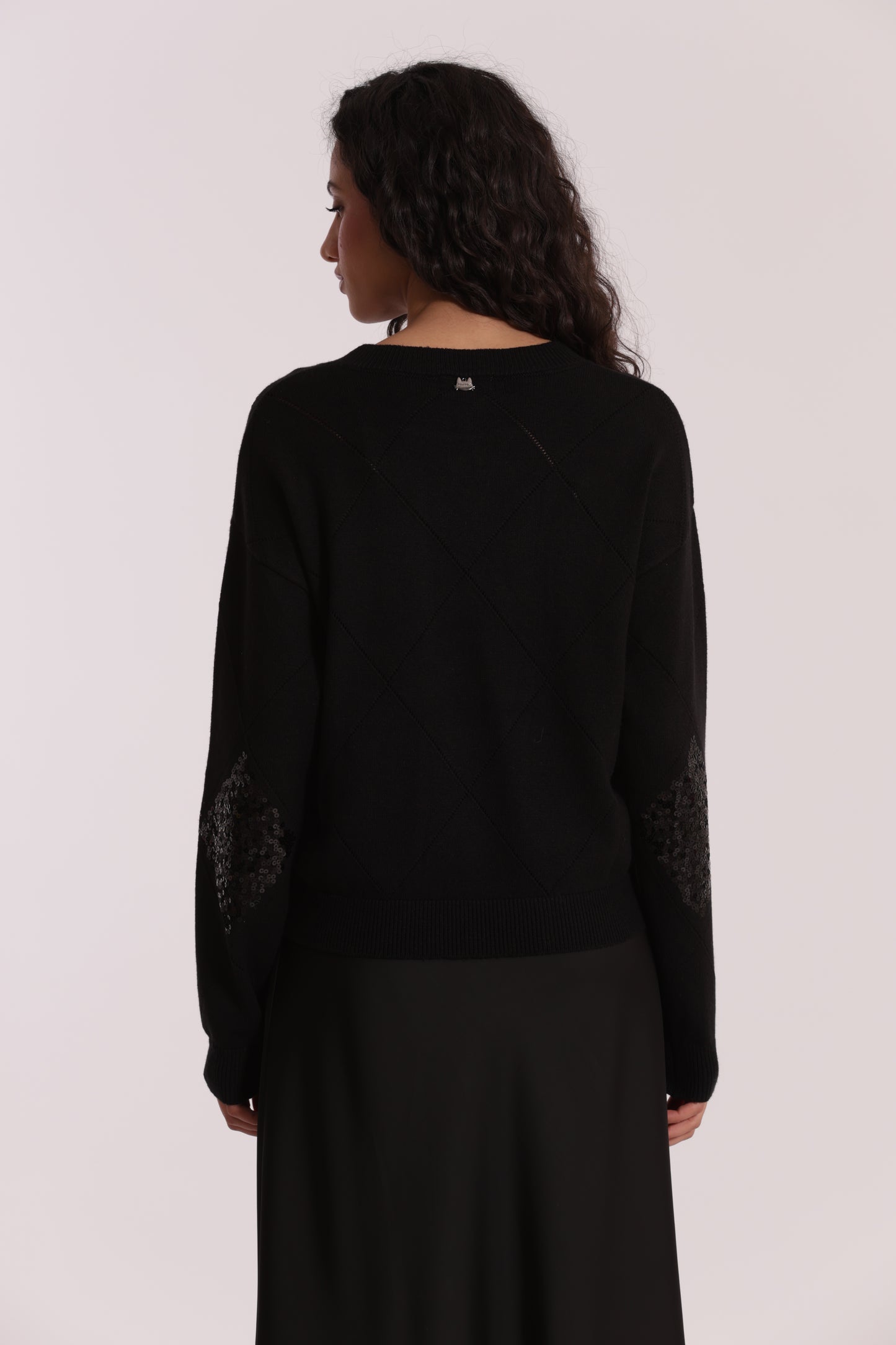MAGLIA CON ROMBI E PAILLETES