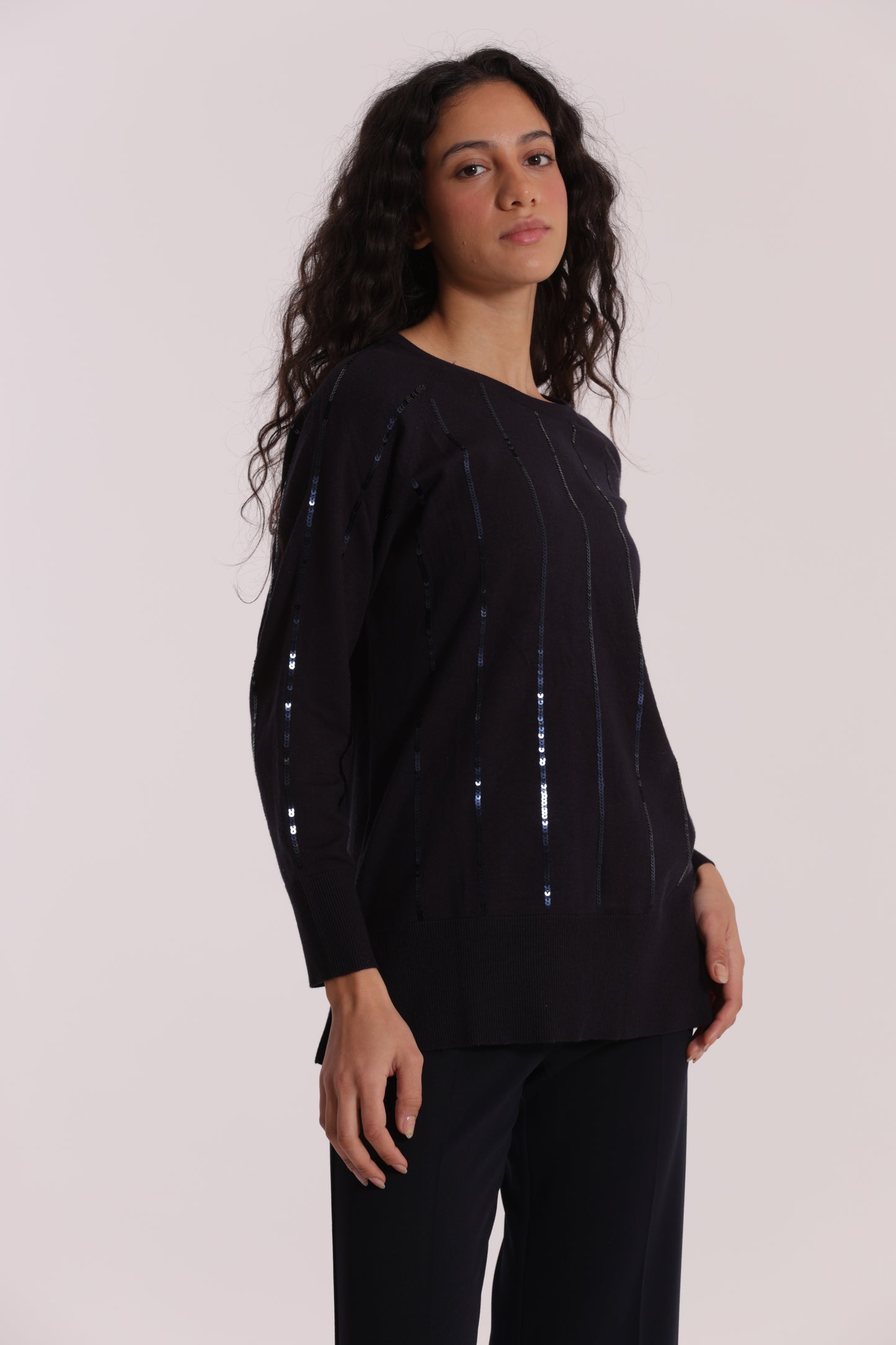 MAGLIA OVER CON SPACCHI LATERALI E PAILLETTES