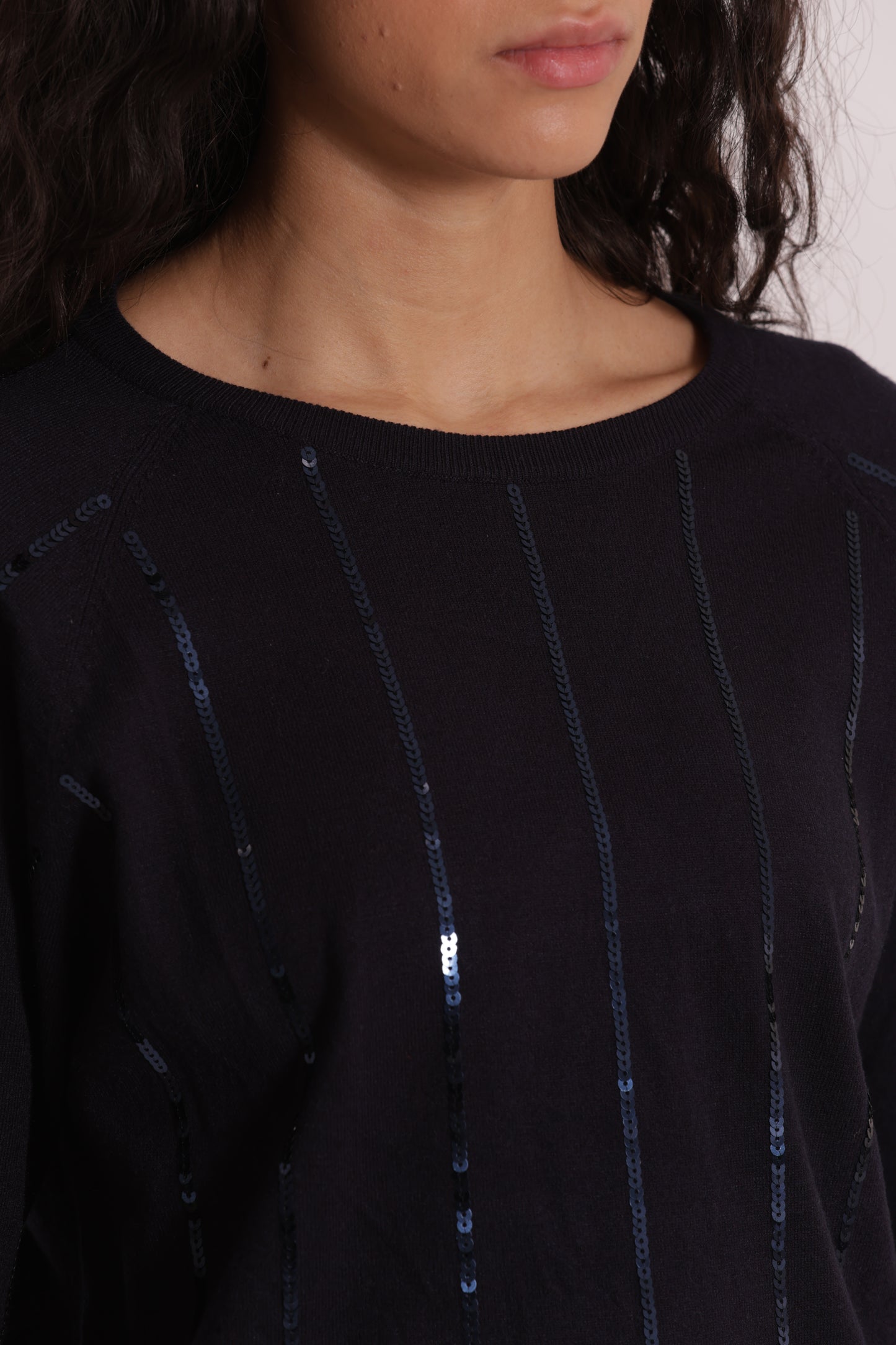 MAGLIA OVER CON SPACCHI LATERALI E PAILLETTES