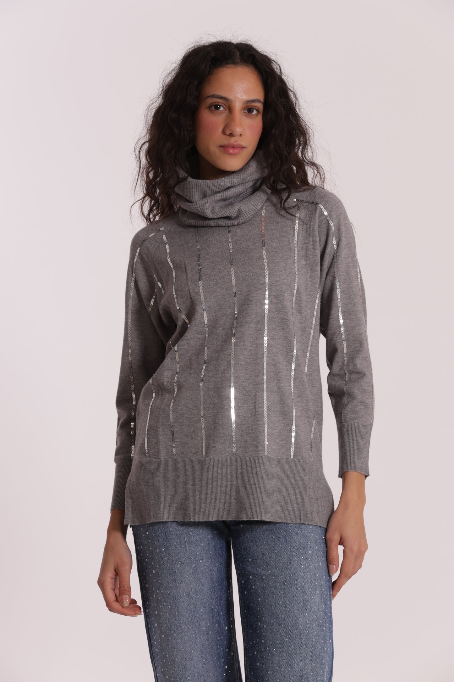 MAGLIA OVER CON SPACCHI LATERALI E PAILLETTES