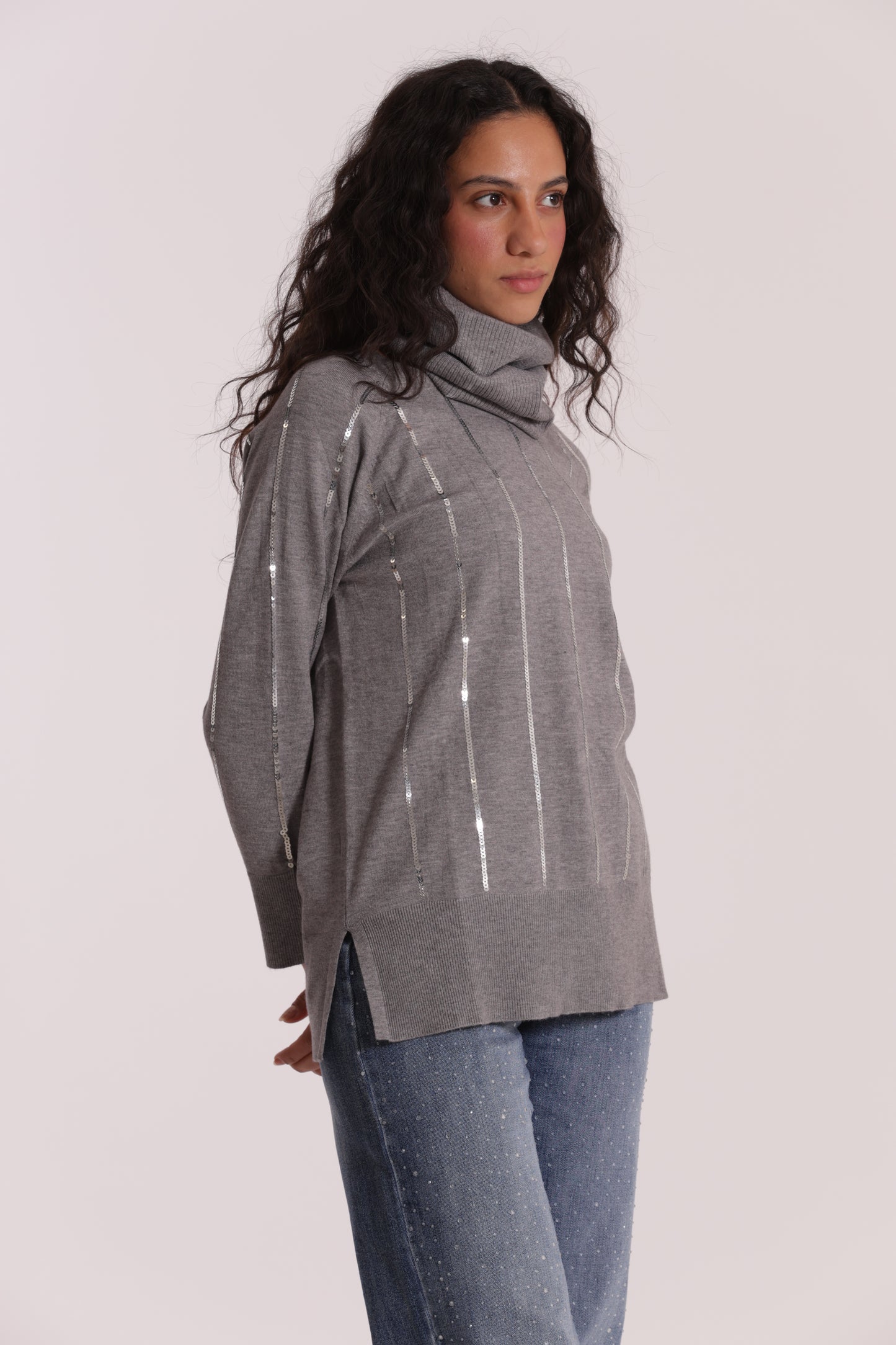 MAGLIA OVER CON SPACCHI LATERALI E PAILLETTES