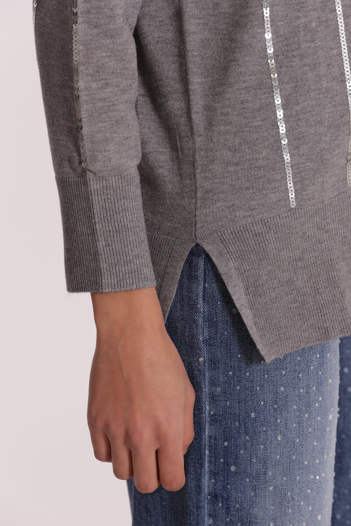 MAGLIA OVER CON SPACCHI LATERALI E PAILLETTES