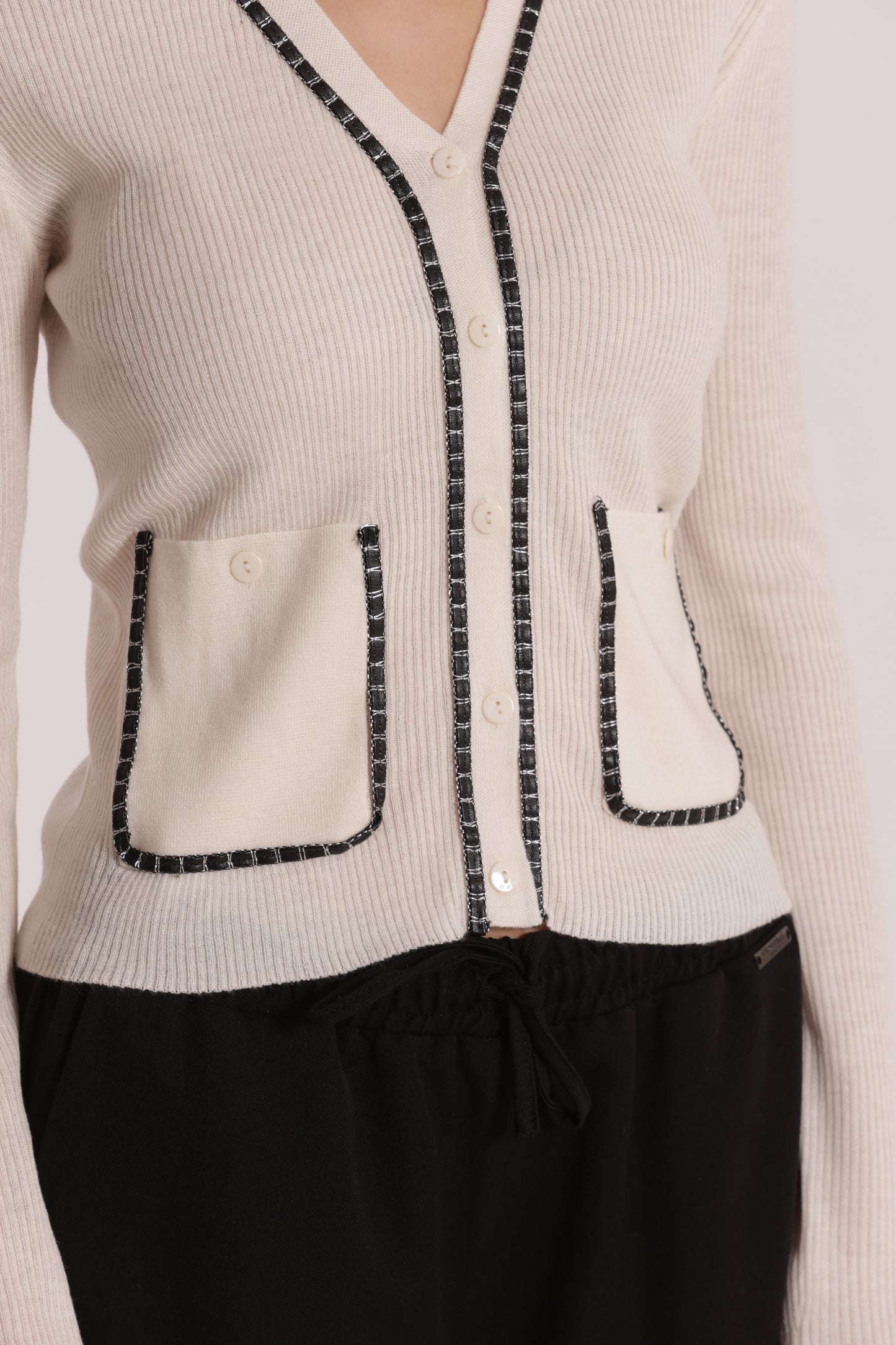 MAGLIA CARDIGAN CON CATENA