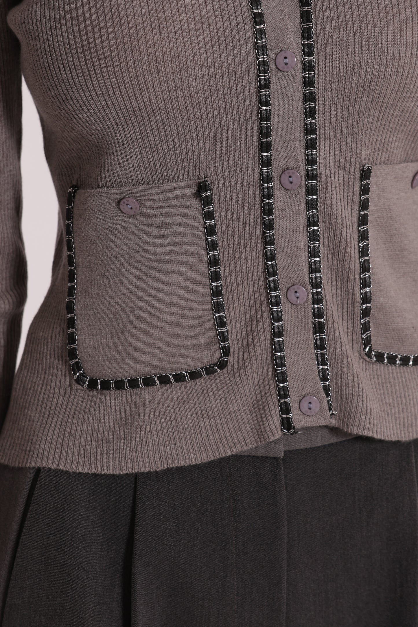 MAGLIA CARDIGAN CON CATENA