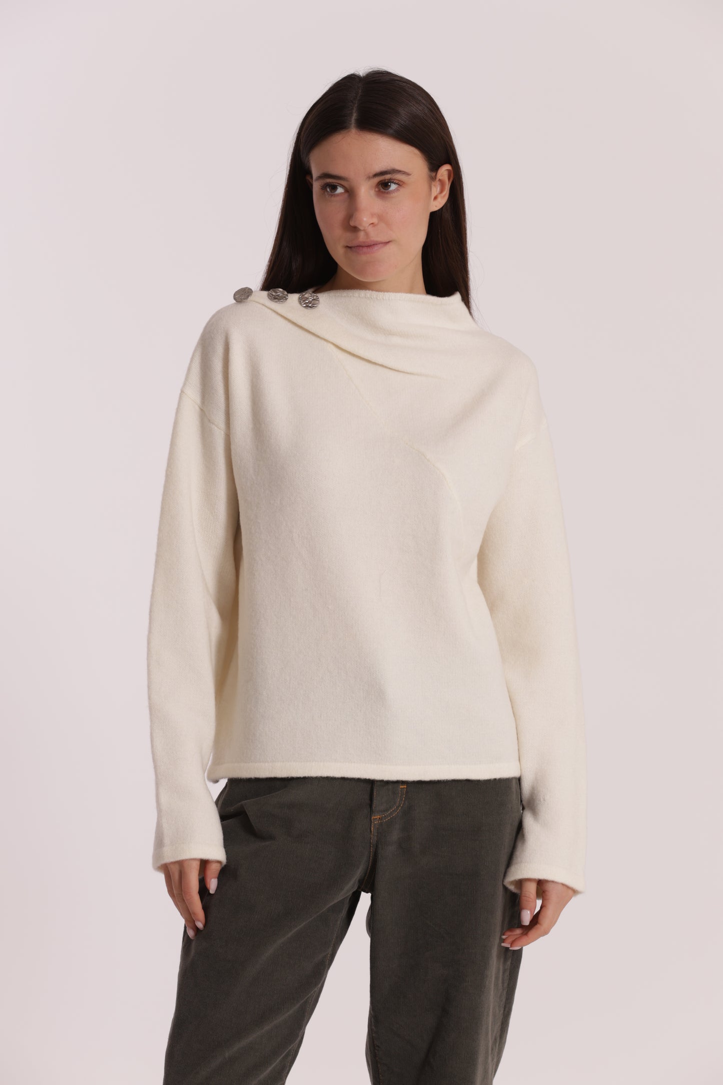 MAGLIA CON BOTTONI SU SPALLA