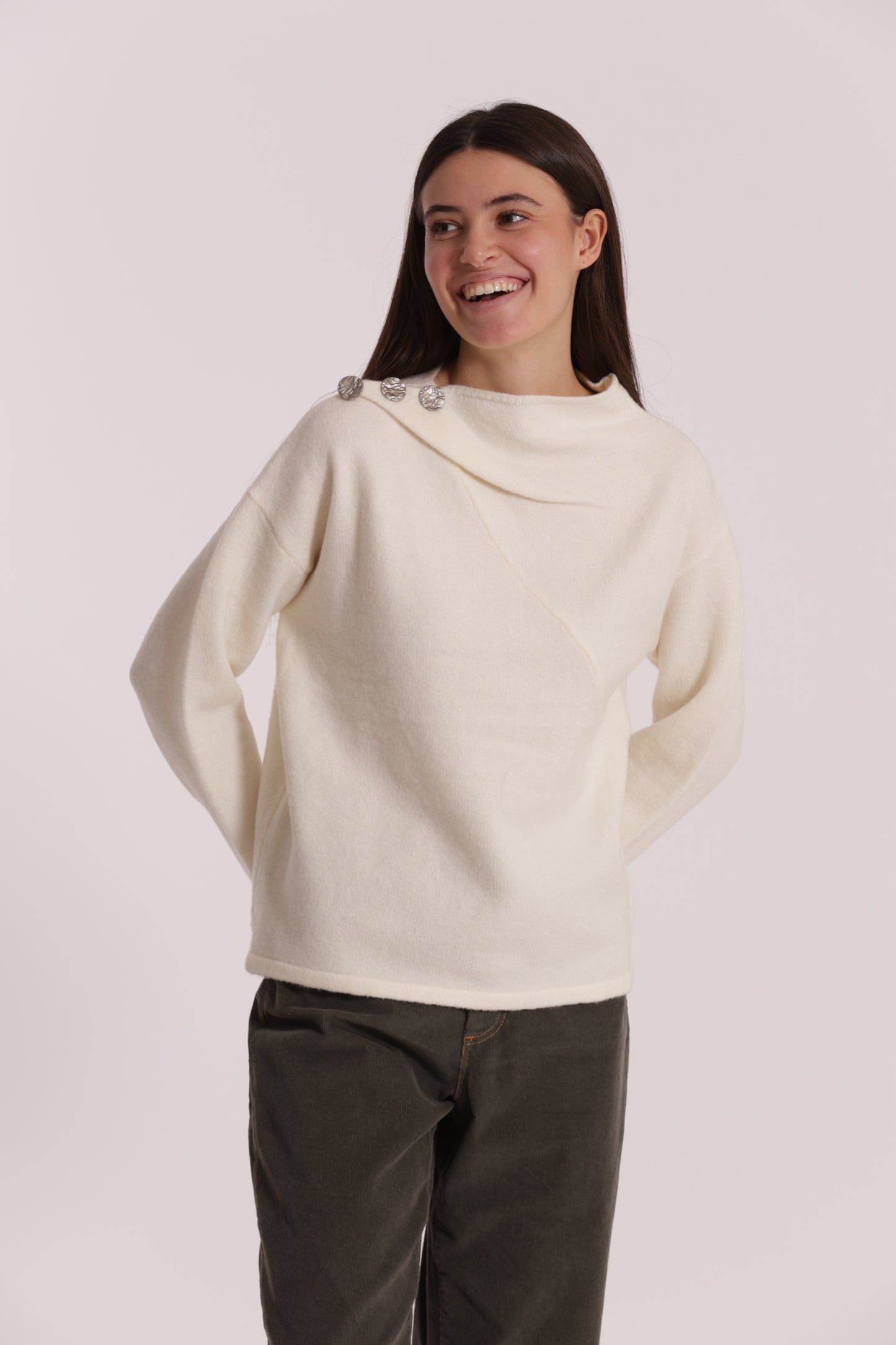 MAGLIA CON BOTTONI SU SPALLA