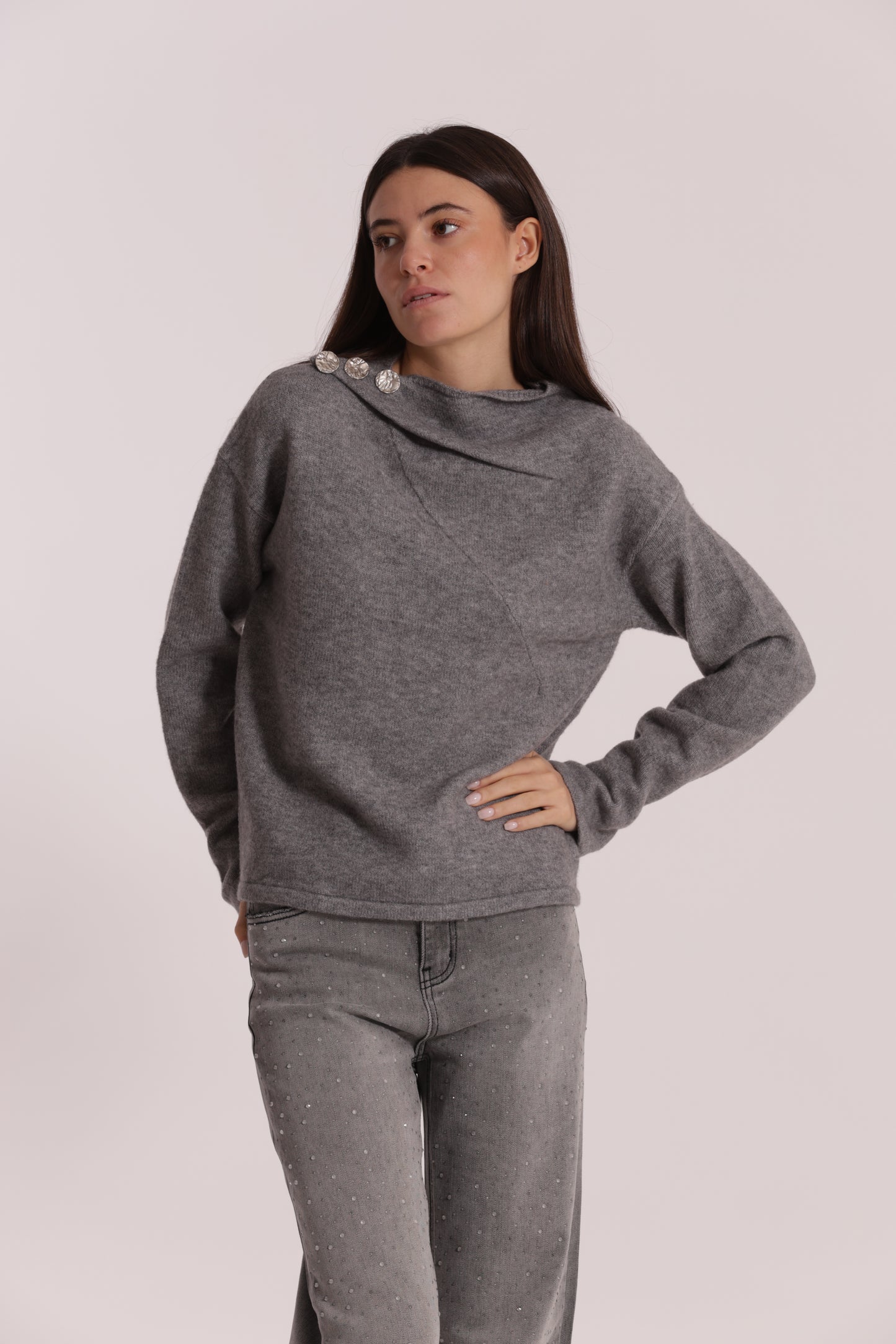 MAGLIA CON BOTTONI SU SPALLA