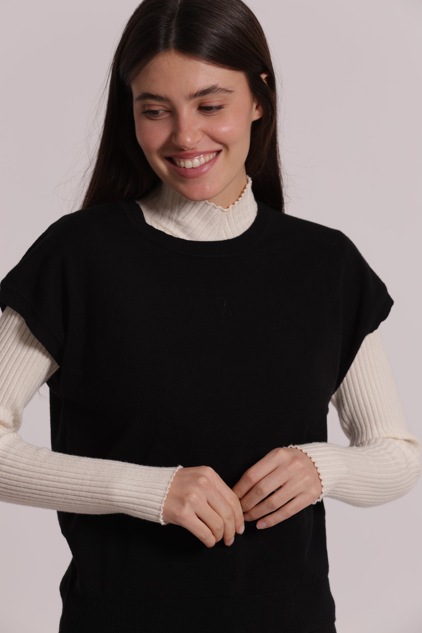MAGLIA A MANICHE CORTE