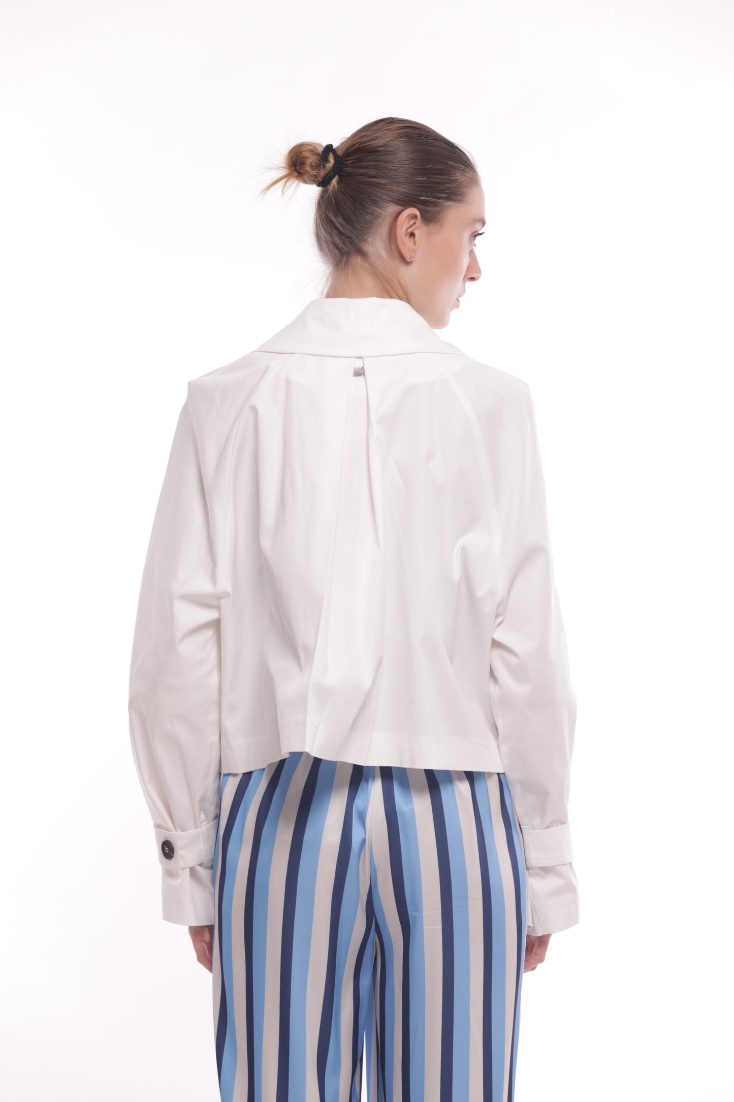 TRENCH CROPPED IN GABARDINA