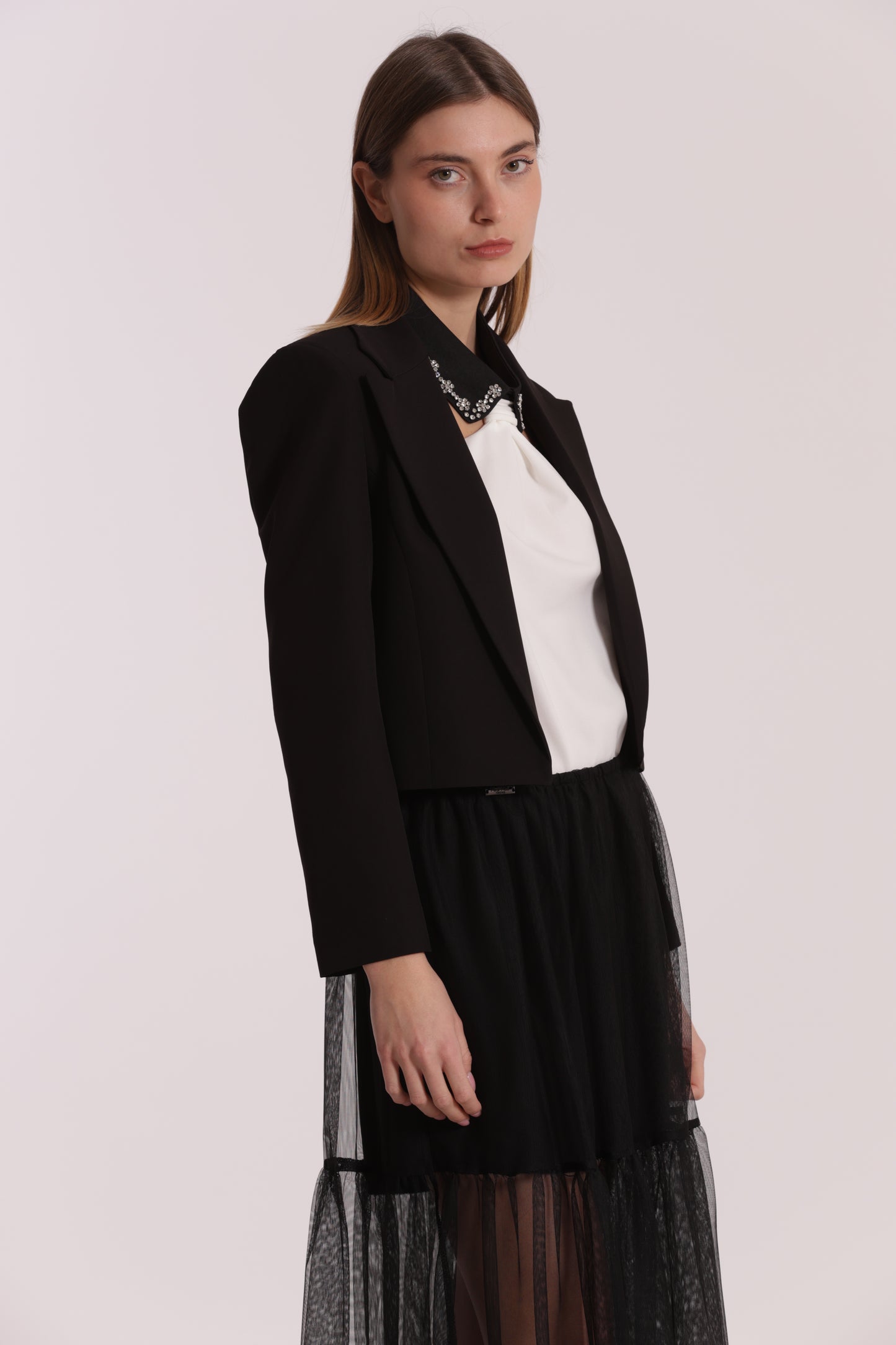 GIACCA CROPPED SENZA BOTTONI IN TESSUTO TECNICO