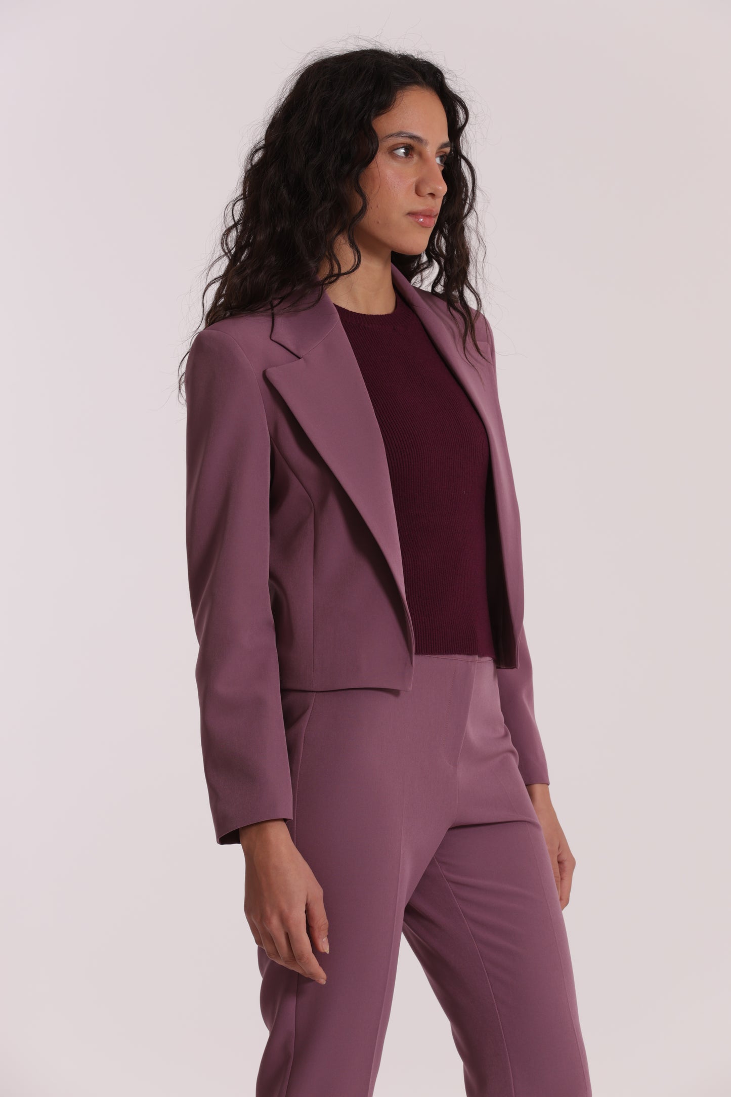 GIACCA CROPPED SENZA BOTTONI IN TESSUTO TECNICO