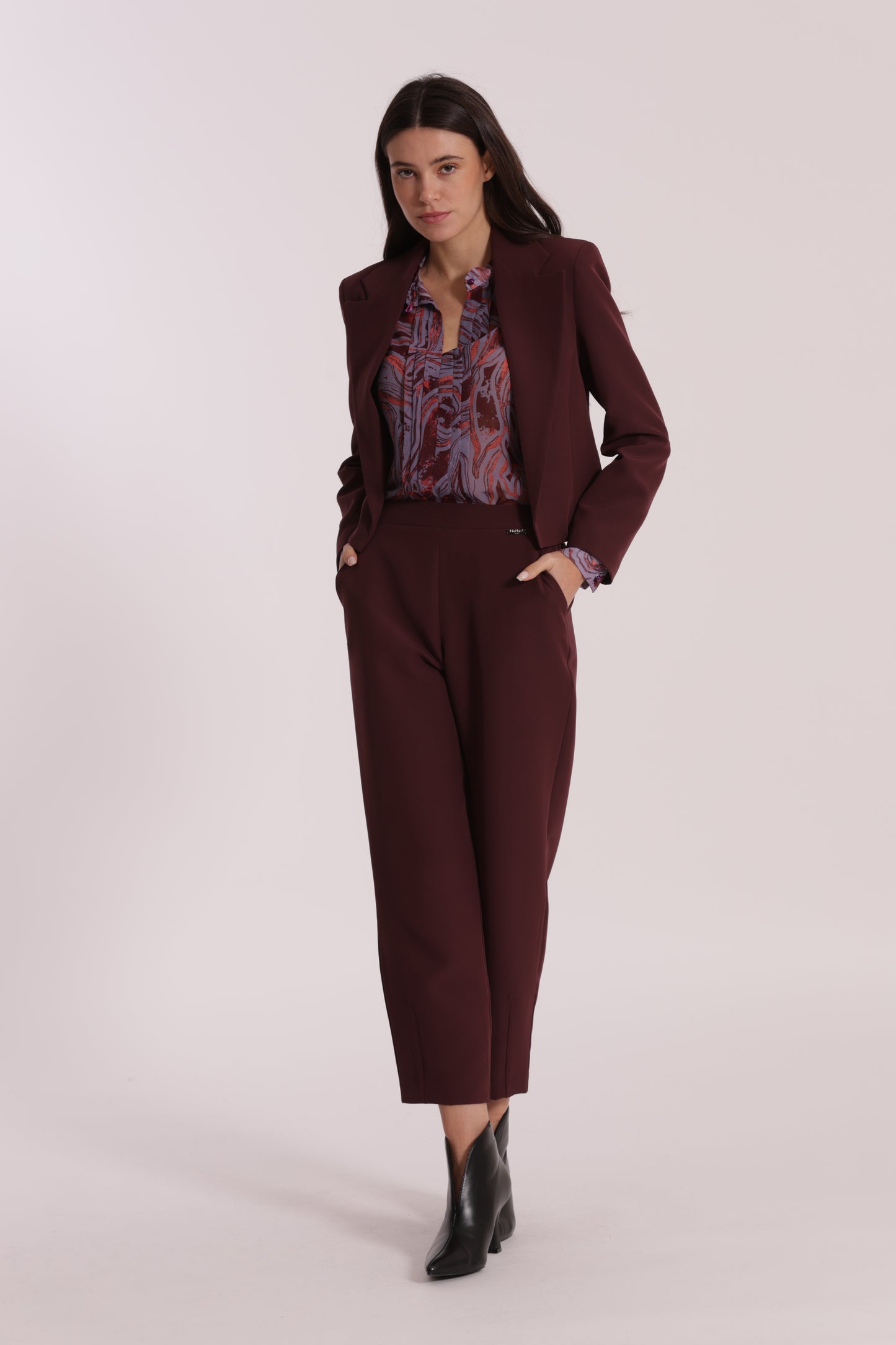 GIACCA CROPPED SENZA BOTTONI IN TESSUTO TECNICO