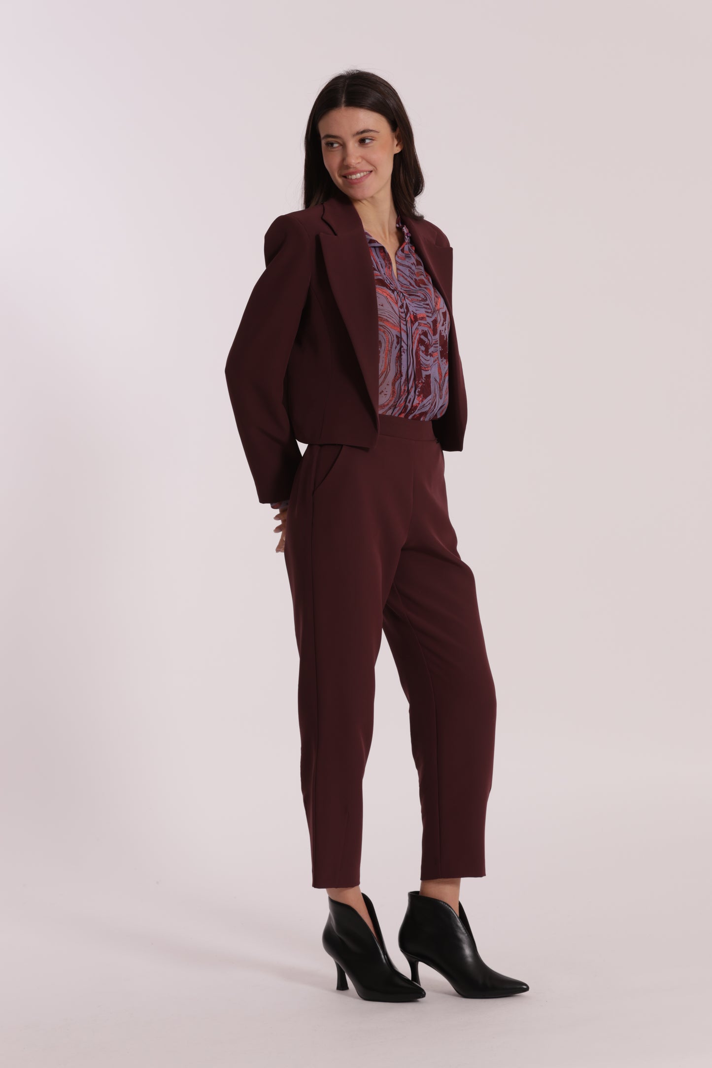 GIACCA CROPPED SENZA BOTTONI IN TESSUTO TECNICO