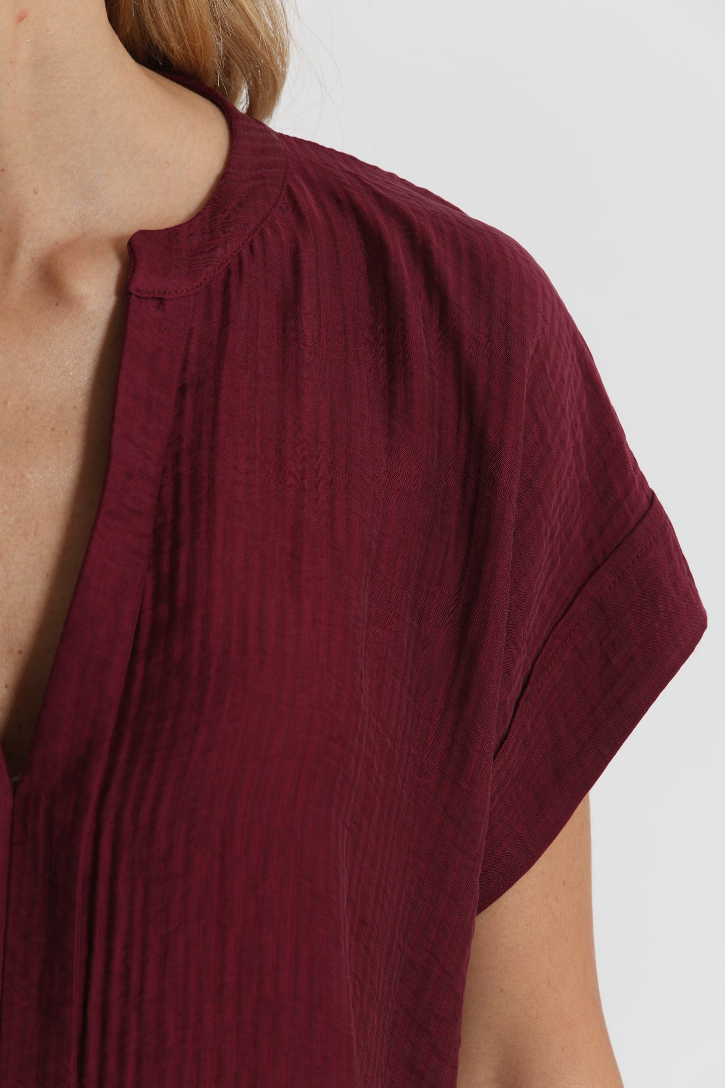 BLUSA CON COLLO ALLA COREANA IN CREPONNE