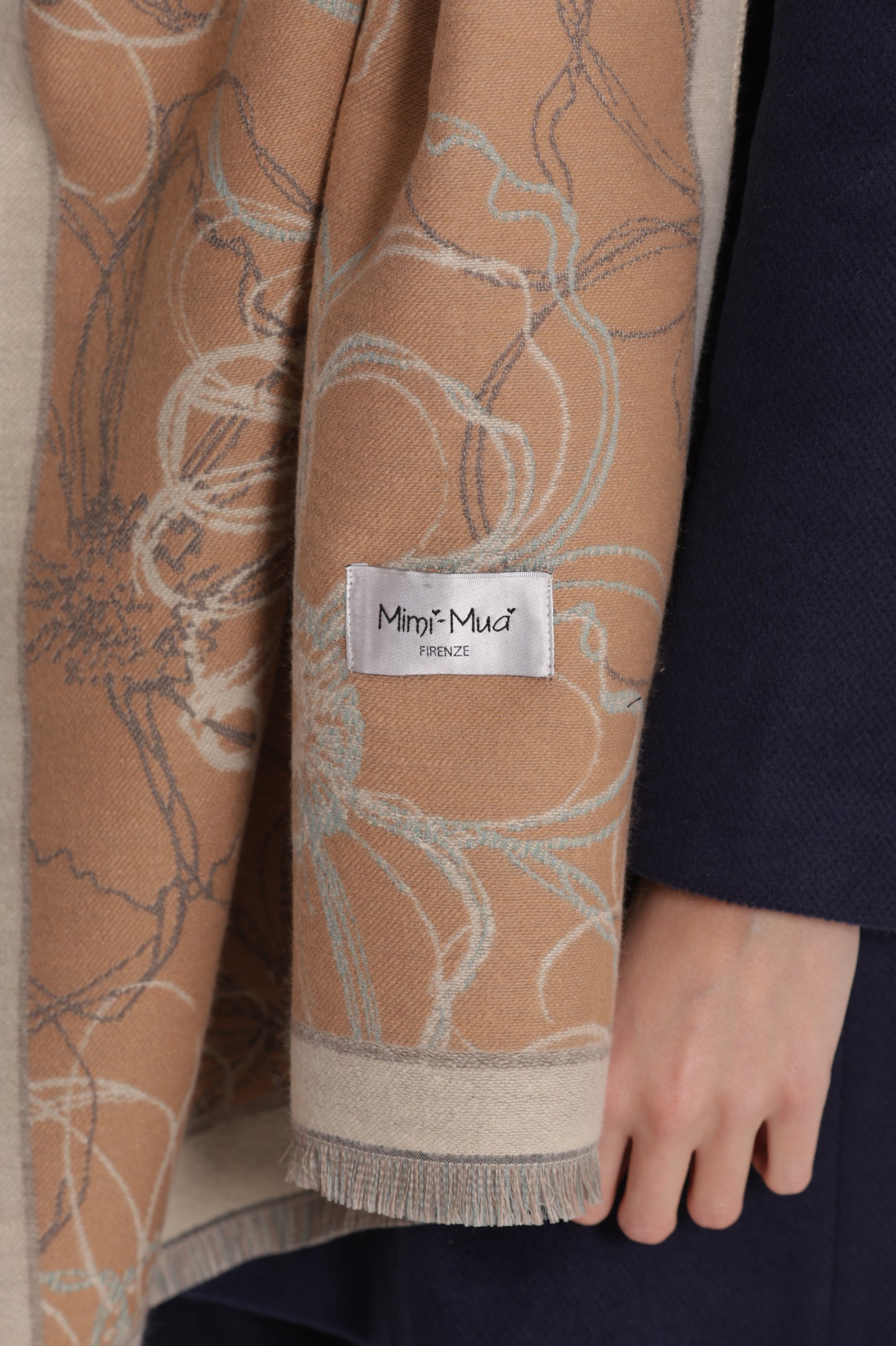 SCIARPA CON DISEGNO DI FIORI
