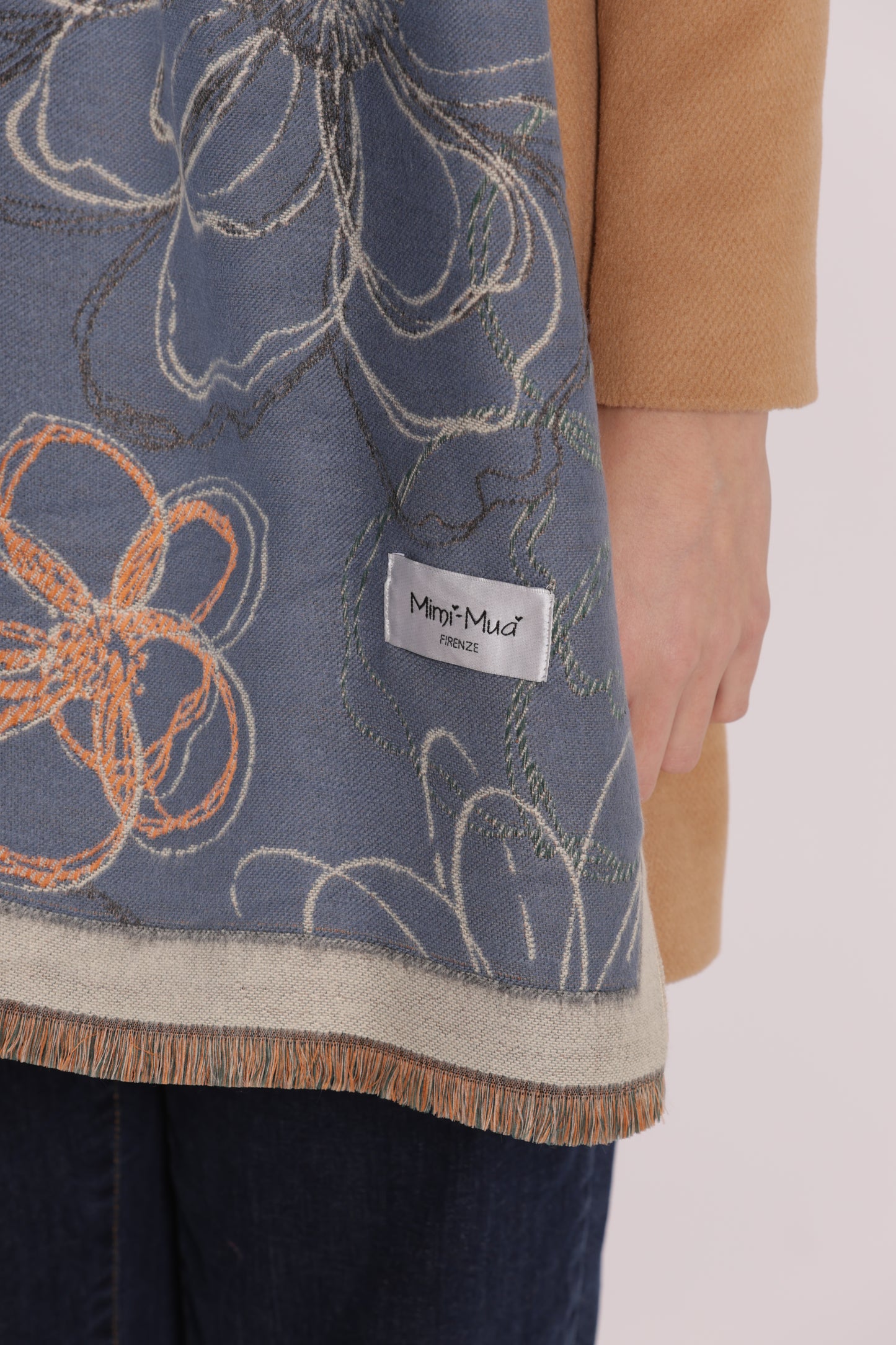 SCIARPA CON DISEGNO DI FIORI