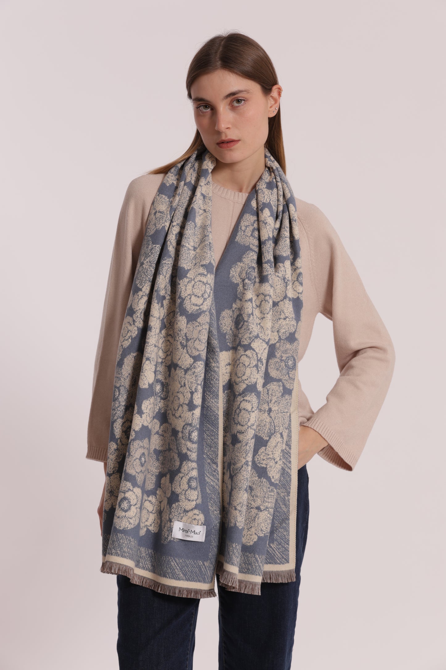 SCIARPA CON FIORI E CORNICE