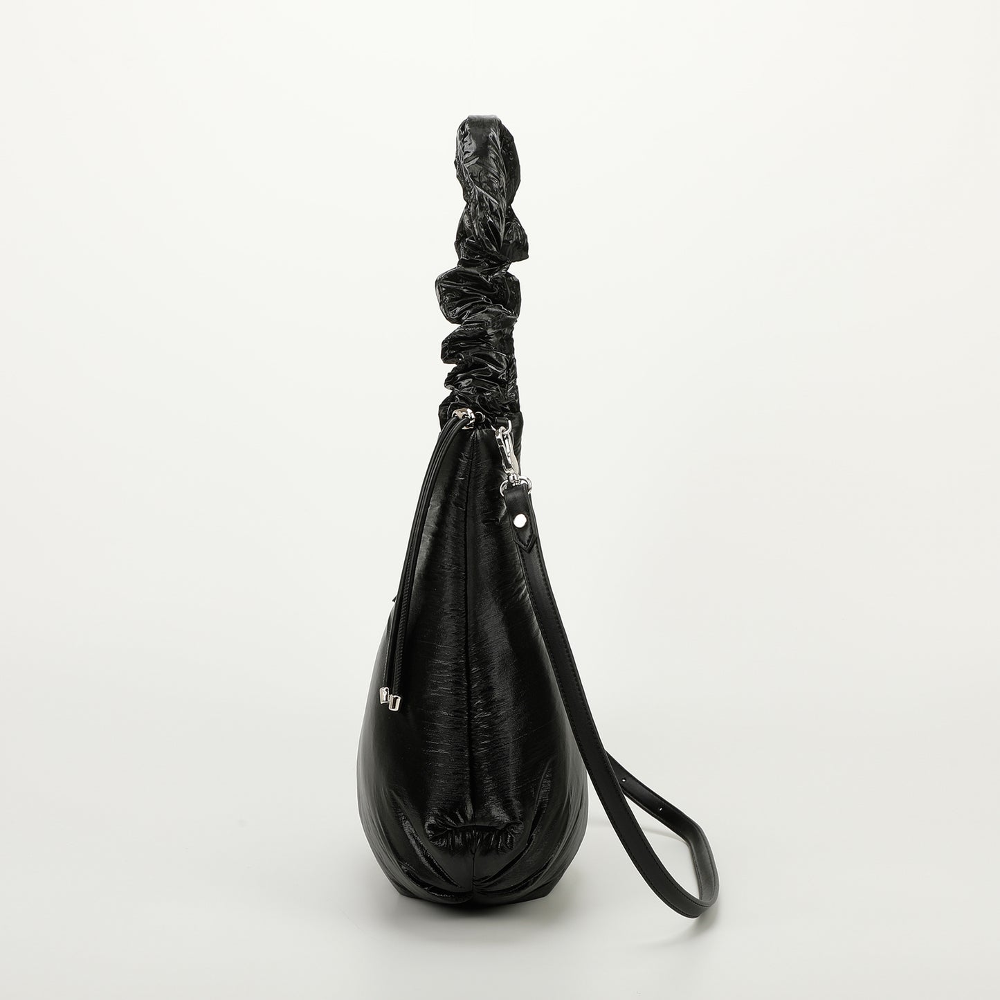 BORSA HOBO IN NYLON CON MANICO ARRICCIATO
