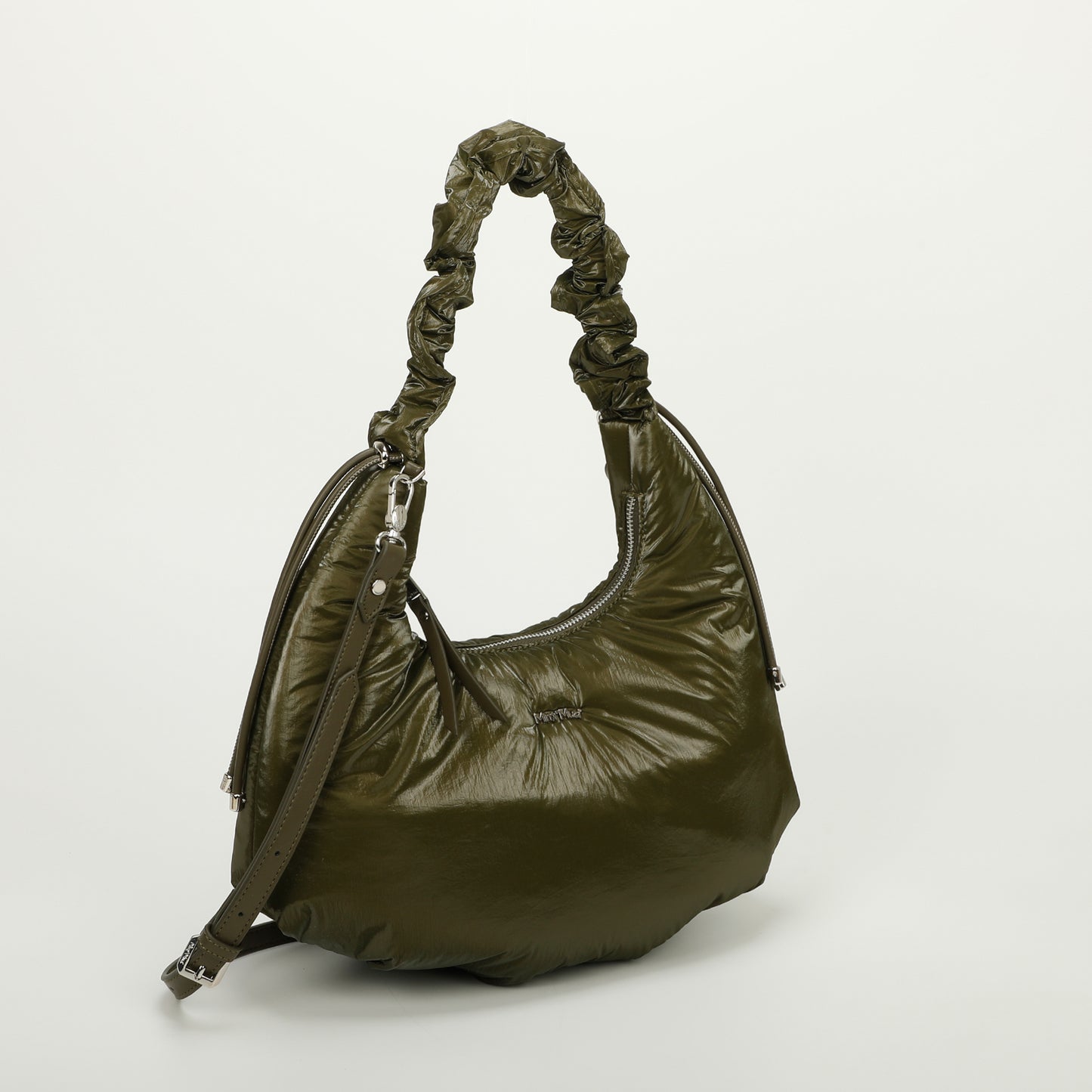 BORSA HOBO IN NYLON CON MANICO ARRICCIATO
