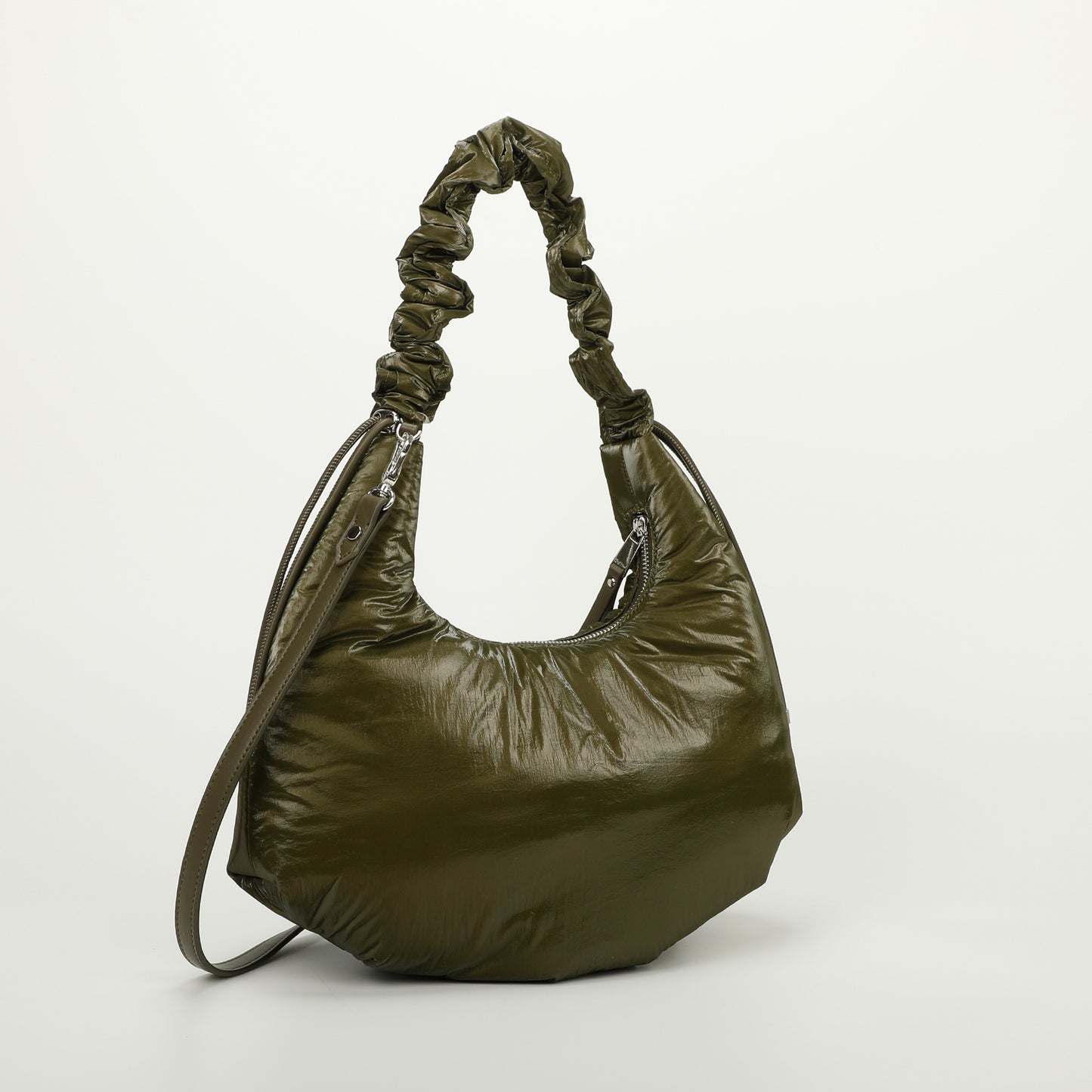 BORSA HOBO IN NYLON CON MANICO ARRICCIATO