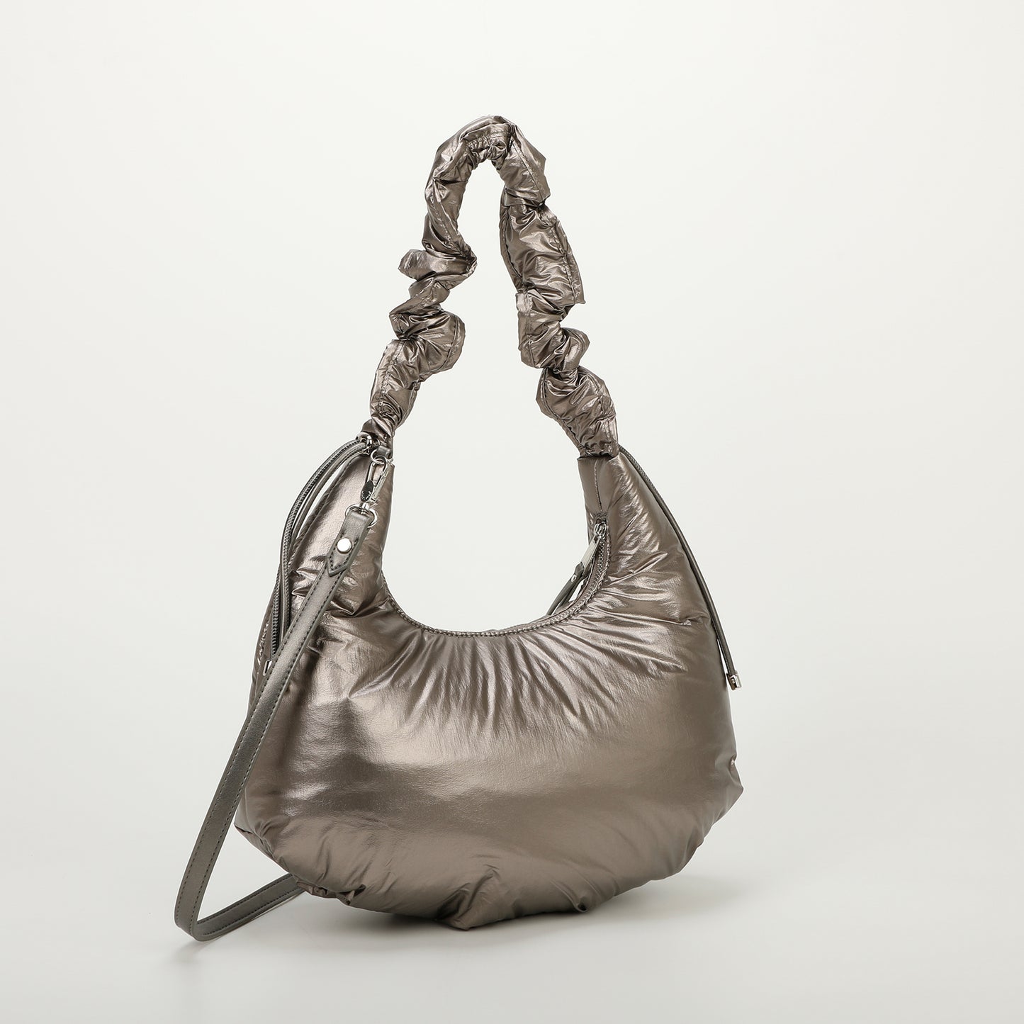 BORSA HOBO IN NYLON CON MANICO ARRICCIATO