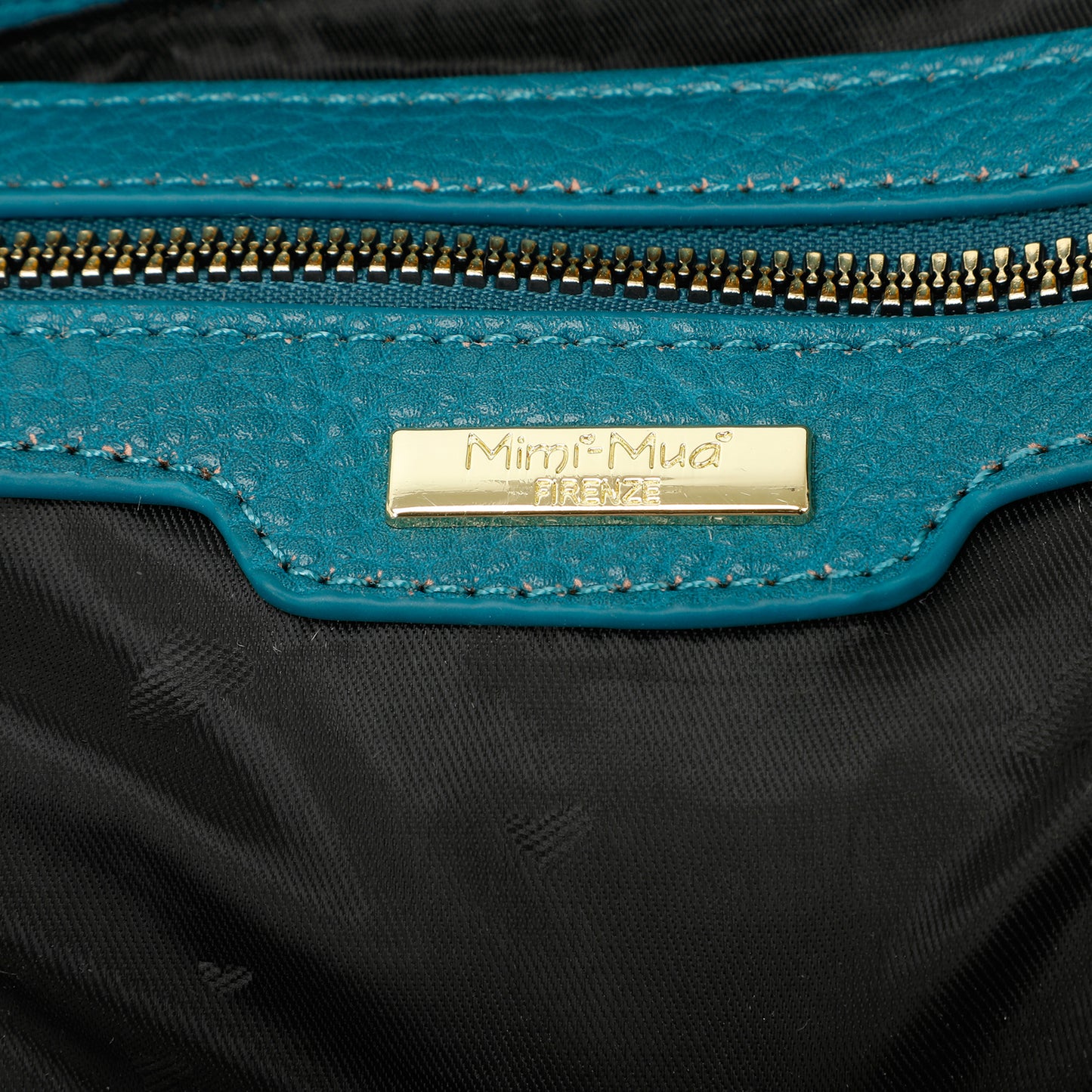 BORSA A TRACOLLA CON DETTAGLIO CUCITURE