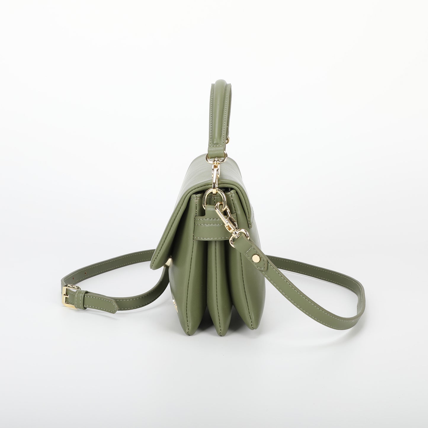 BORSA A TRACOLLA CON CHIUSURA TONDA ORO