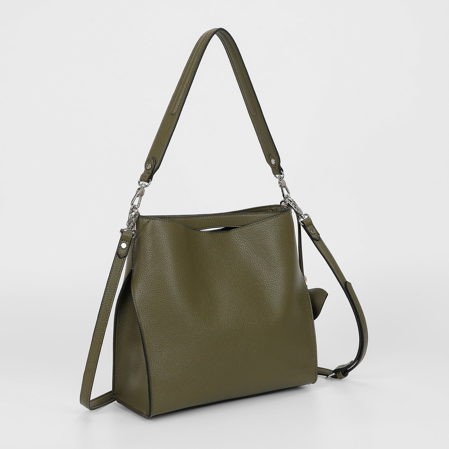 BORSA A SPALLA GRANDE CON BORDI NERI