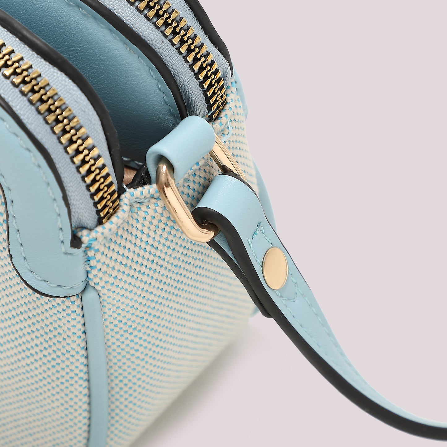 BORSA A TRACOLLA IN CANVAS