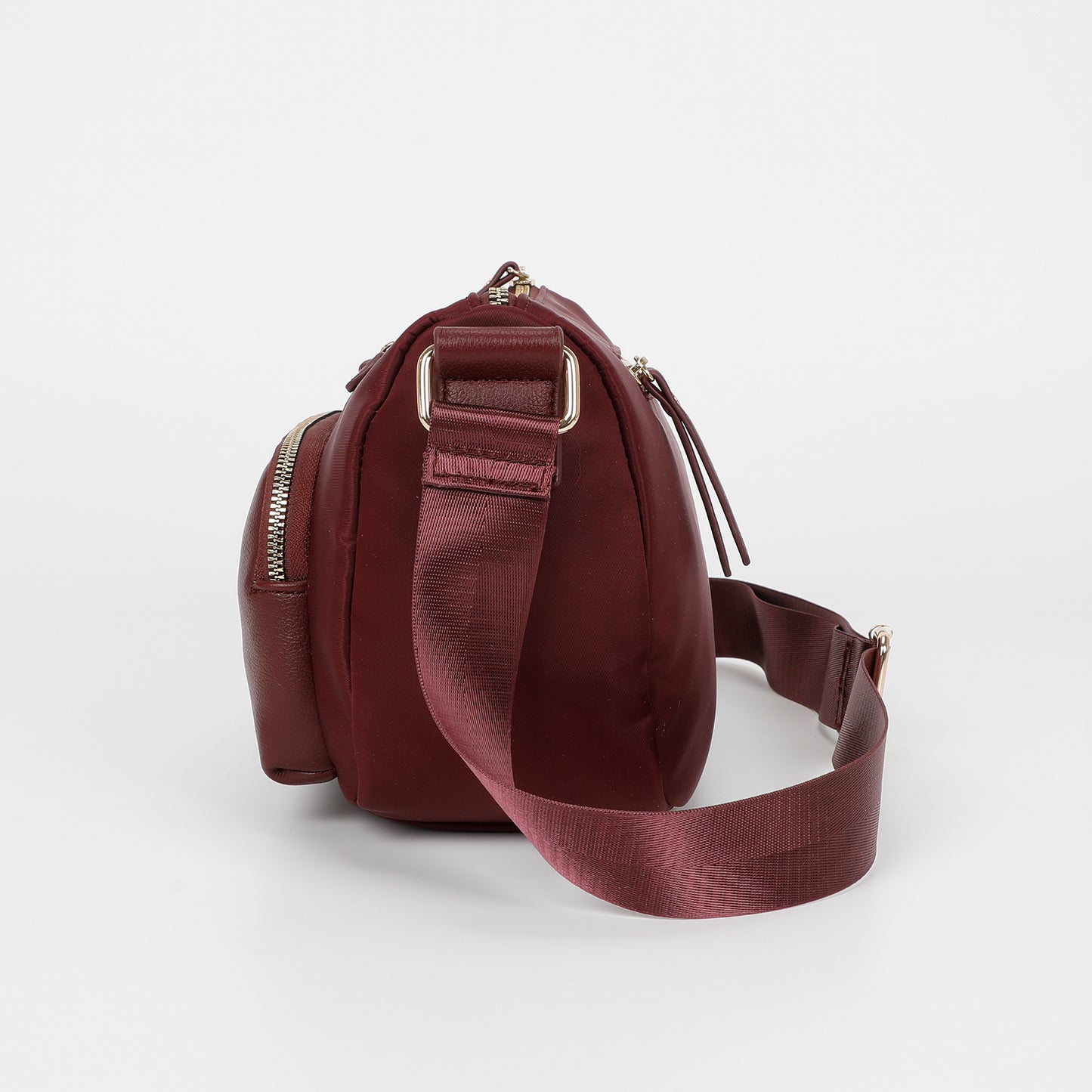 BORSA A TRACOLLA IN NYLON CON DETTAGLI IN PU