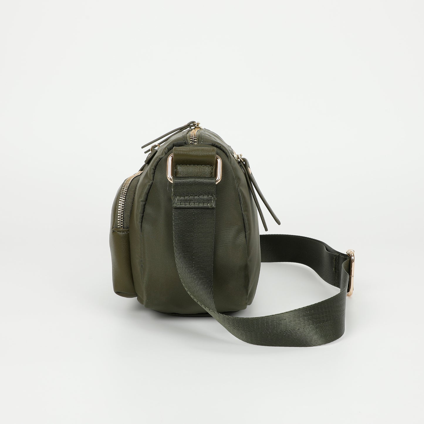 BORSA A TRACOLLA IN NYLON CON DETTAGLI IN PU