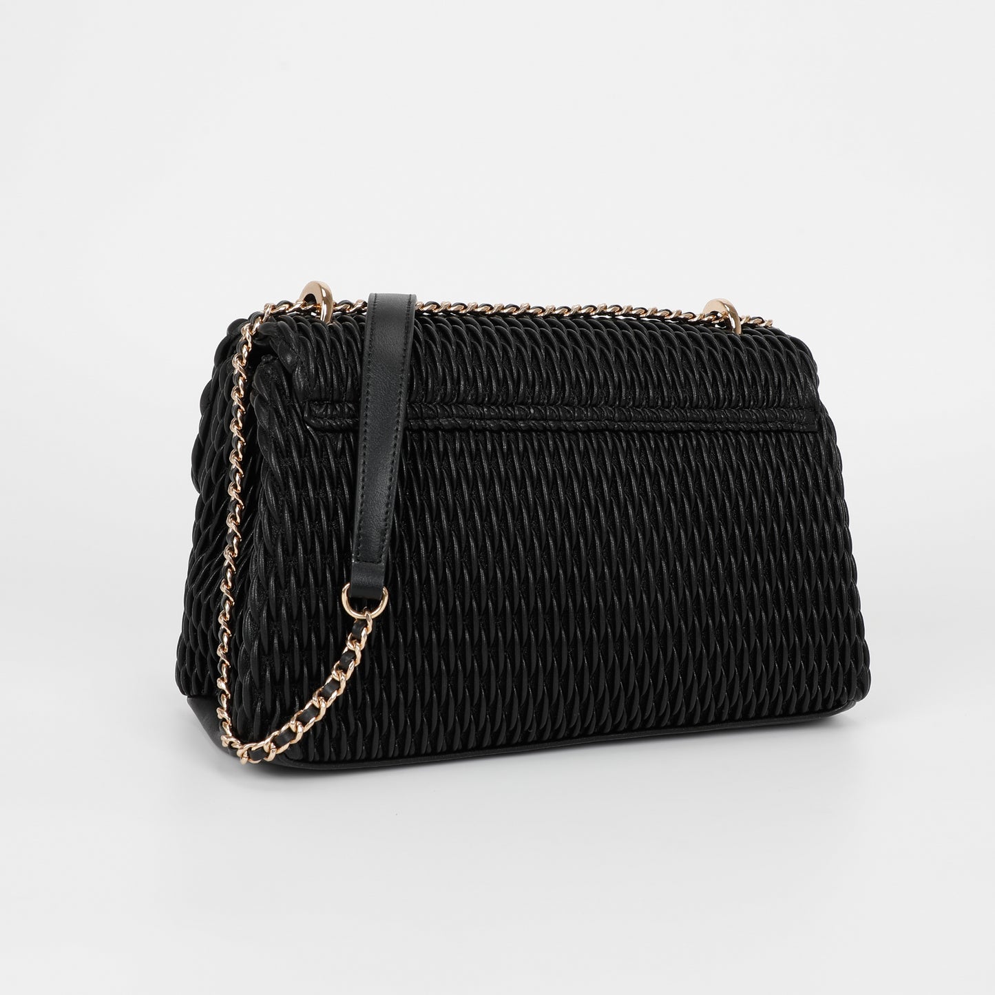 BORSA A SPALLA TRAPUNTATA