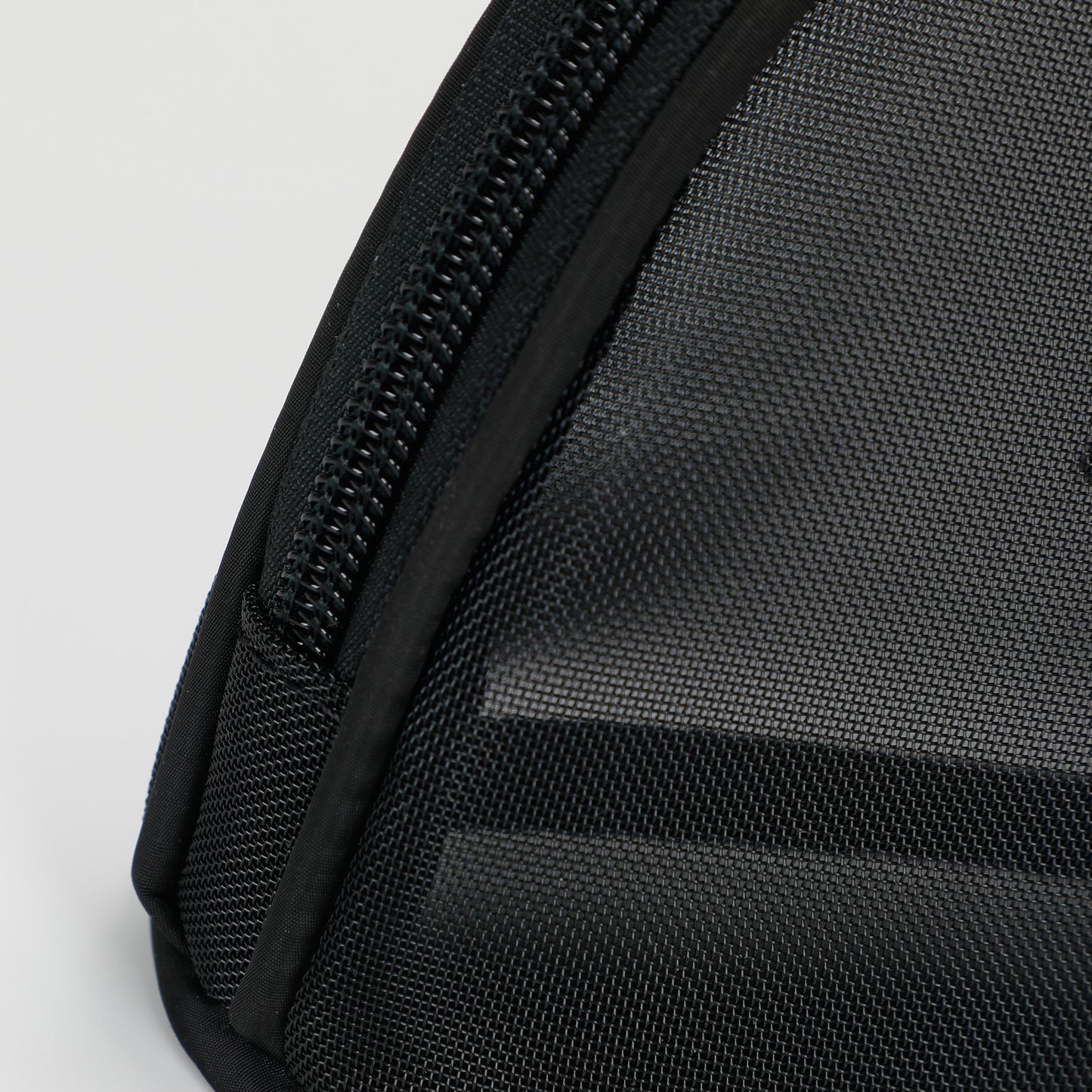 BEAUTY CASE STONDATO IN RETE