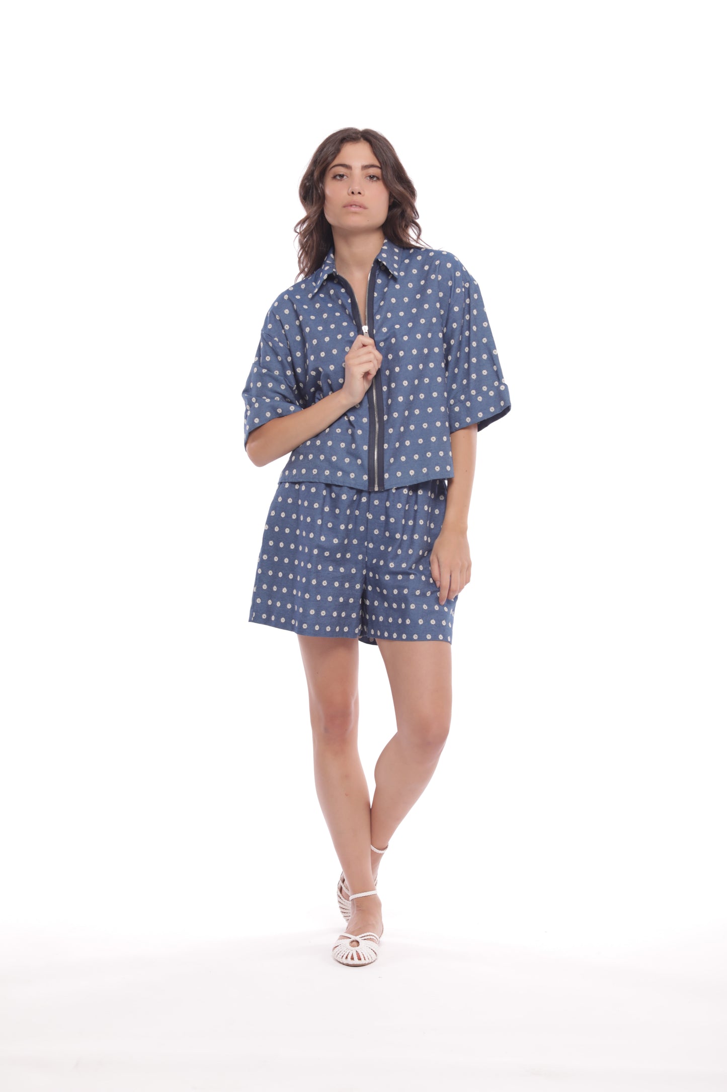 PANTALONE SHORT IN CHAMBRAY RICAMATO
