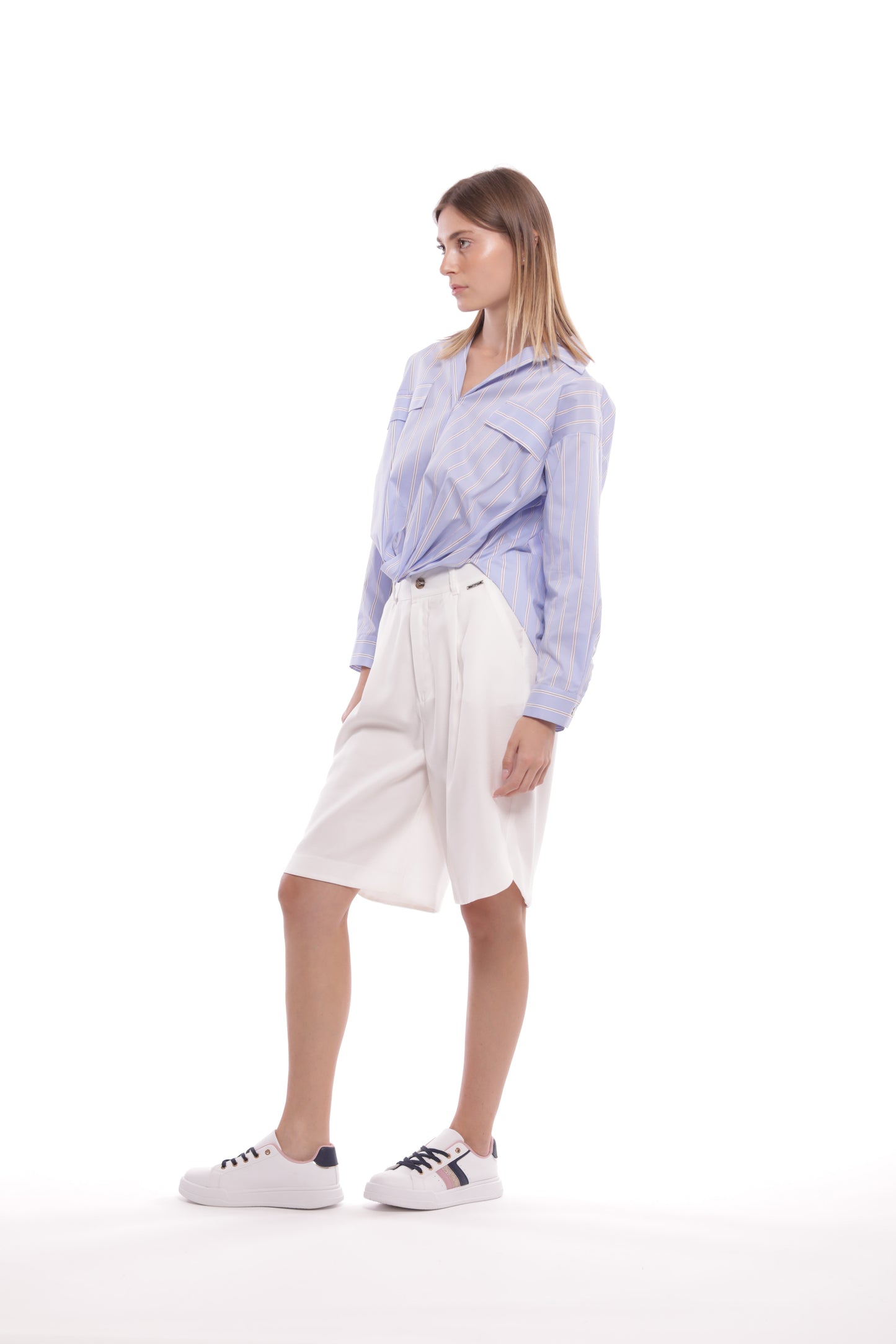 PANTALONE BERMUDA IN AKUMAL CON DETTAGLIO A RIGHE