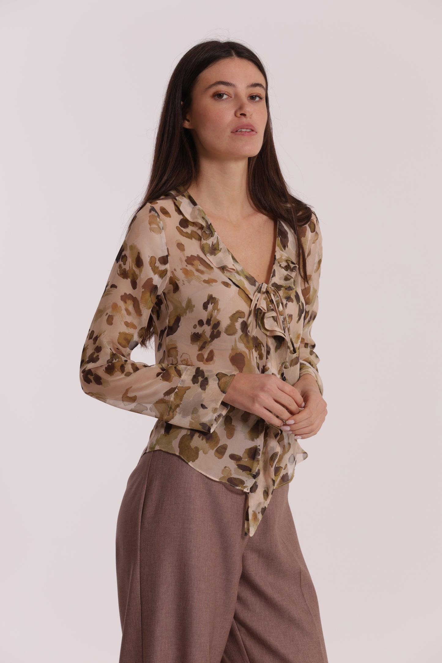 BLUSA CON ROUCHES FANTASIA LEO