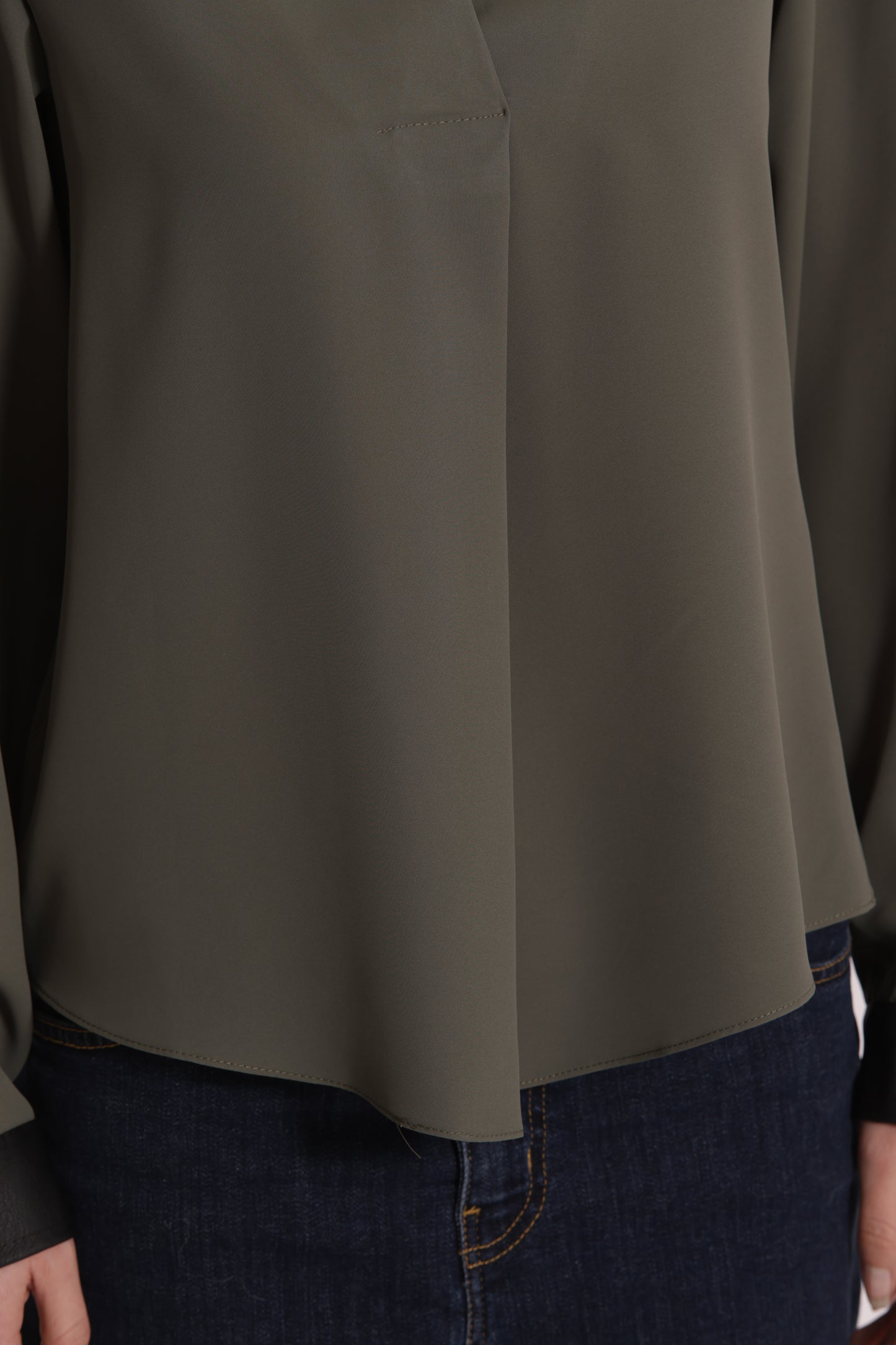 BLUSA CON COLLETTO DETTAGLI IN SIMIL PELLE