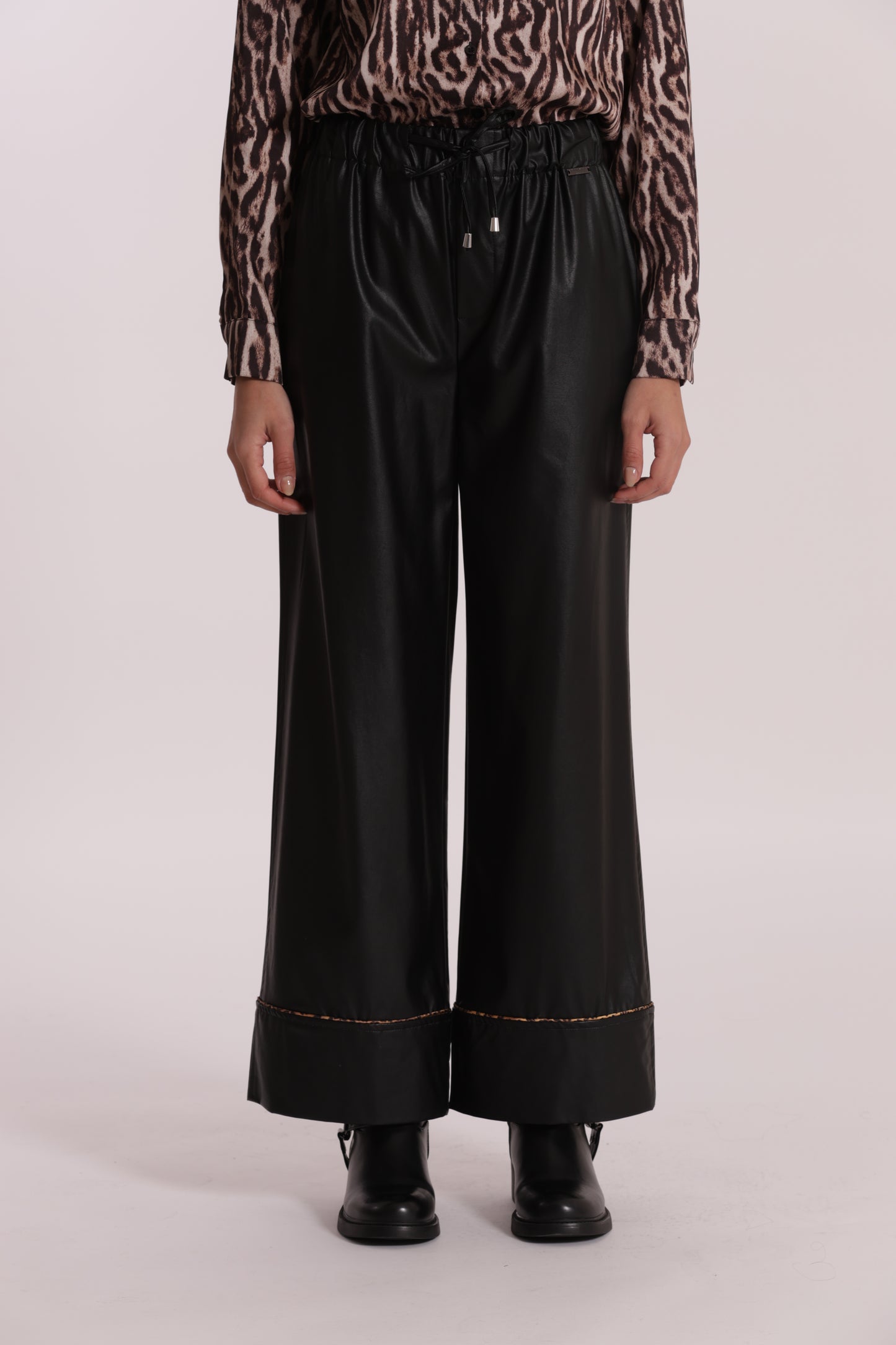 PANTALONE PALAZZO IN SIMIL PELLE CON DETTAGLIO ANIMALIER
