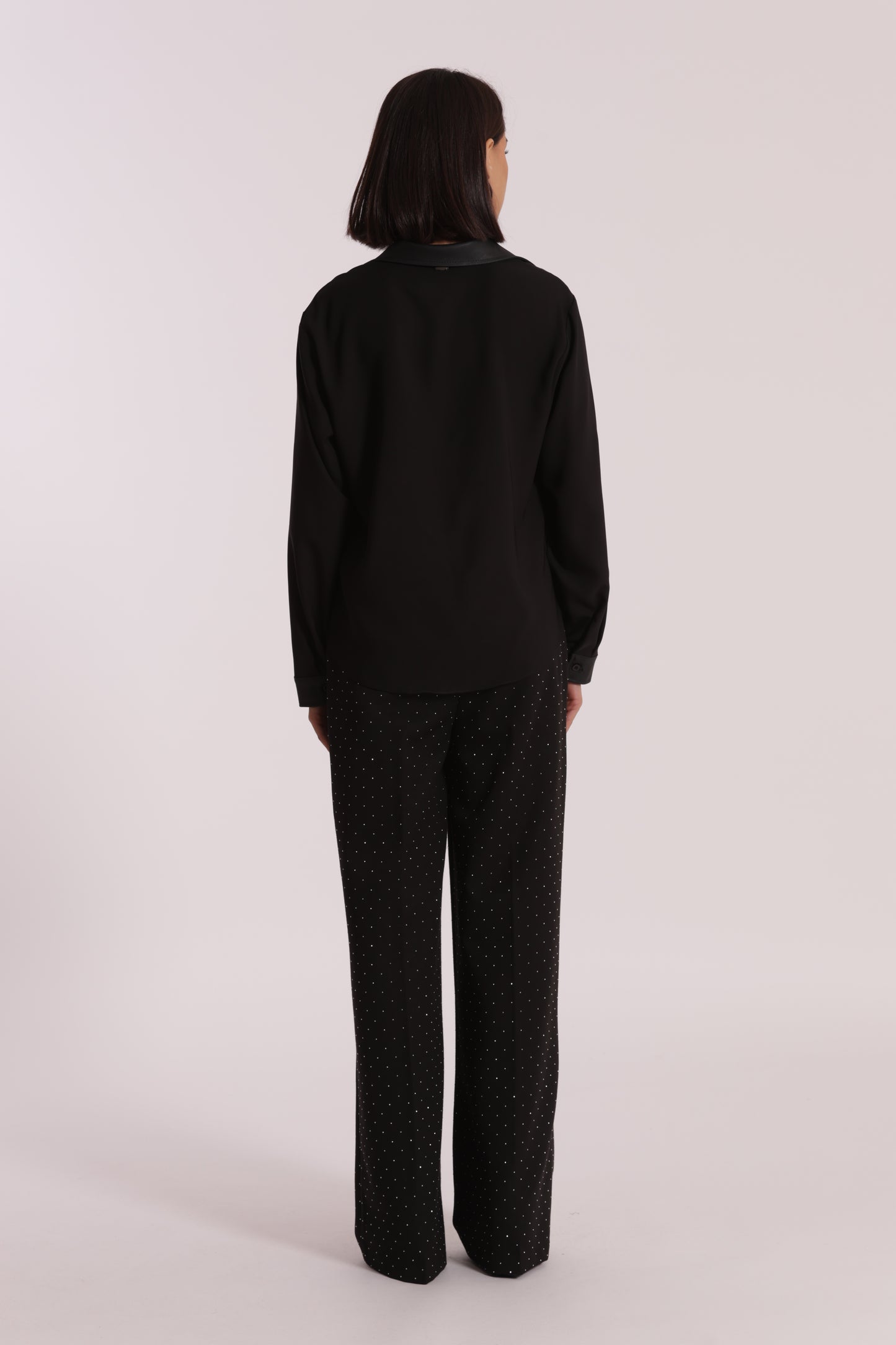 PANTALONE PALAZZO CON APPLICAZIONE DI STRASS