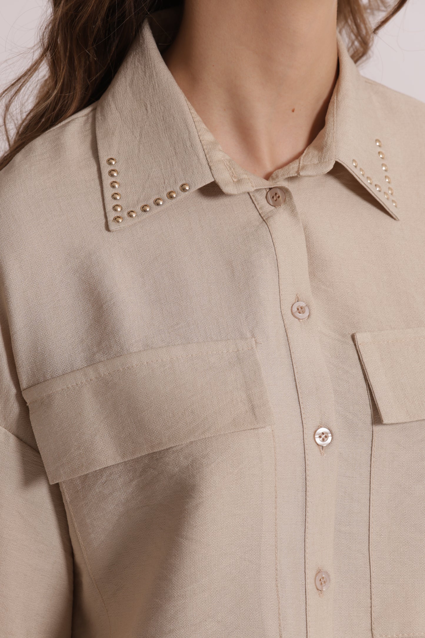 CAMICIA CROPPED CON DETTAGLIO BORCHIE