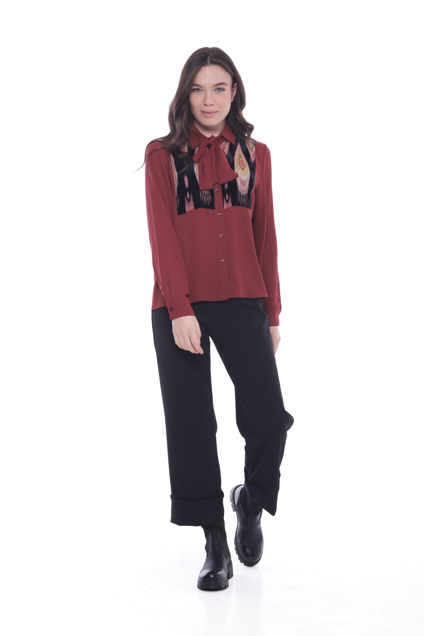 PANTALONE CON RISLVOLTO IN CREPE
