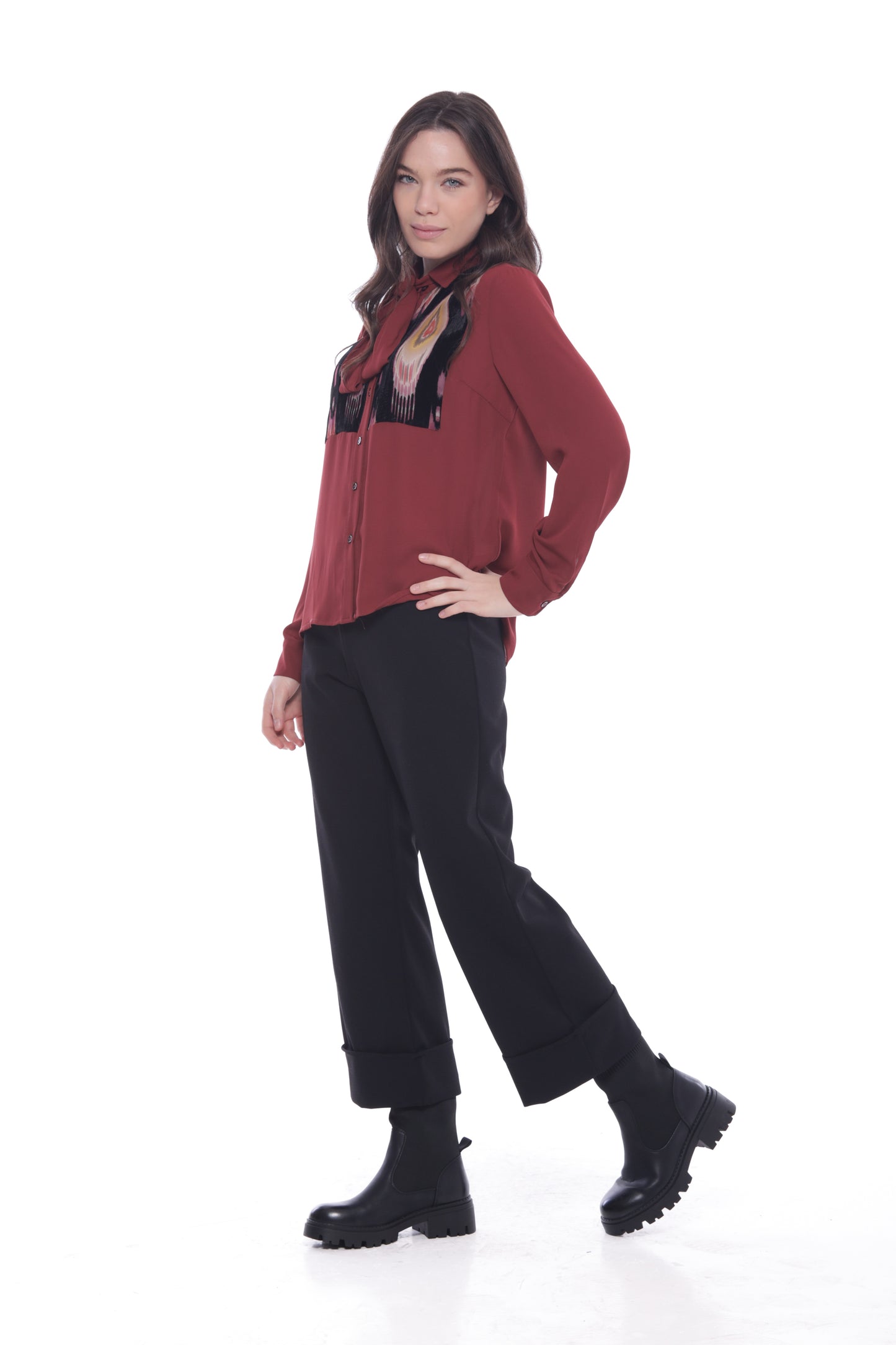 PANTALONE CON RISLVOLTO IN CREPE