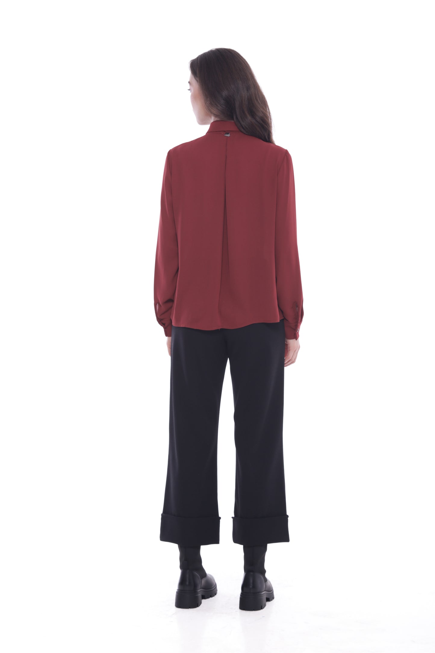 PANTALONE CON RISLVOLTO IN CREPE