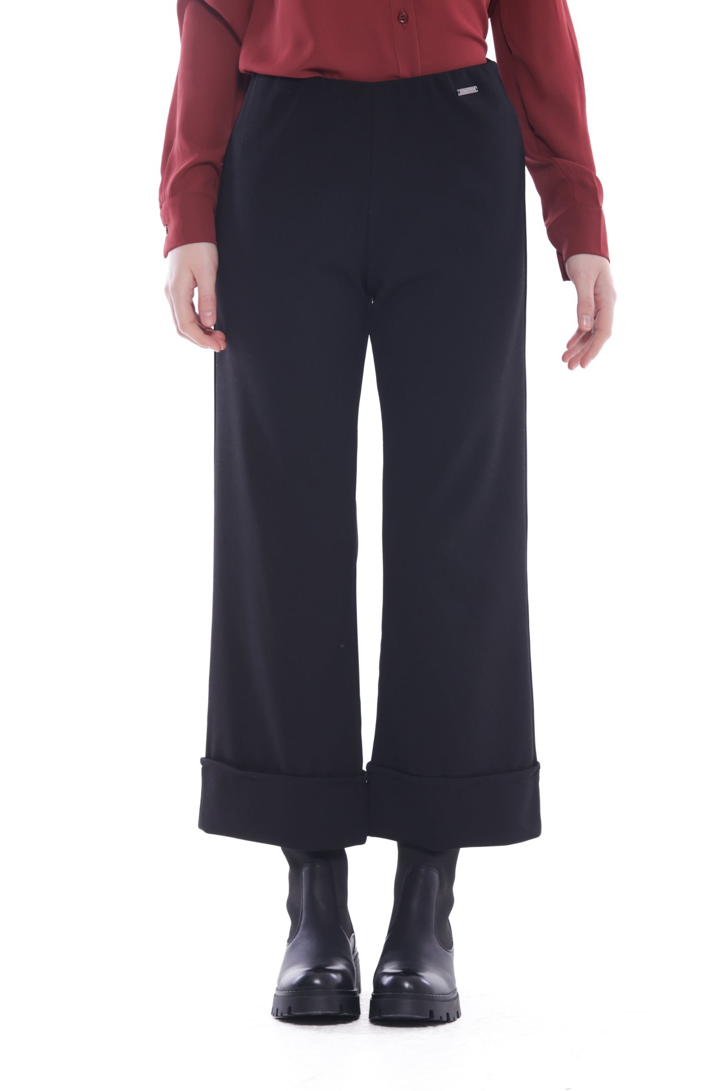 PANTALONE CON RISLVOLTO IN CREPE